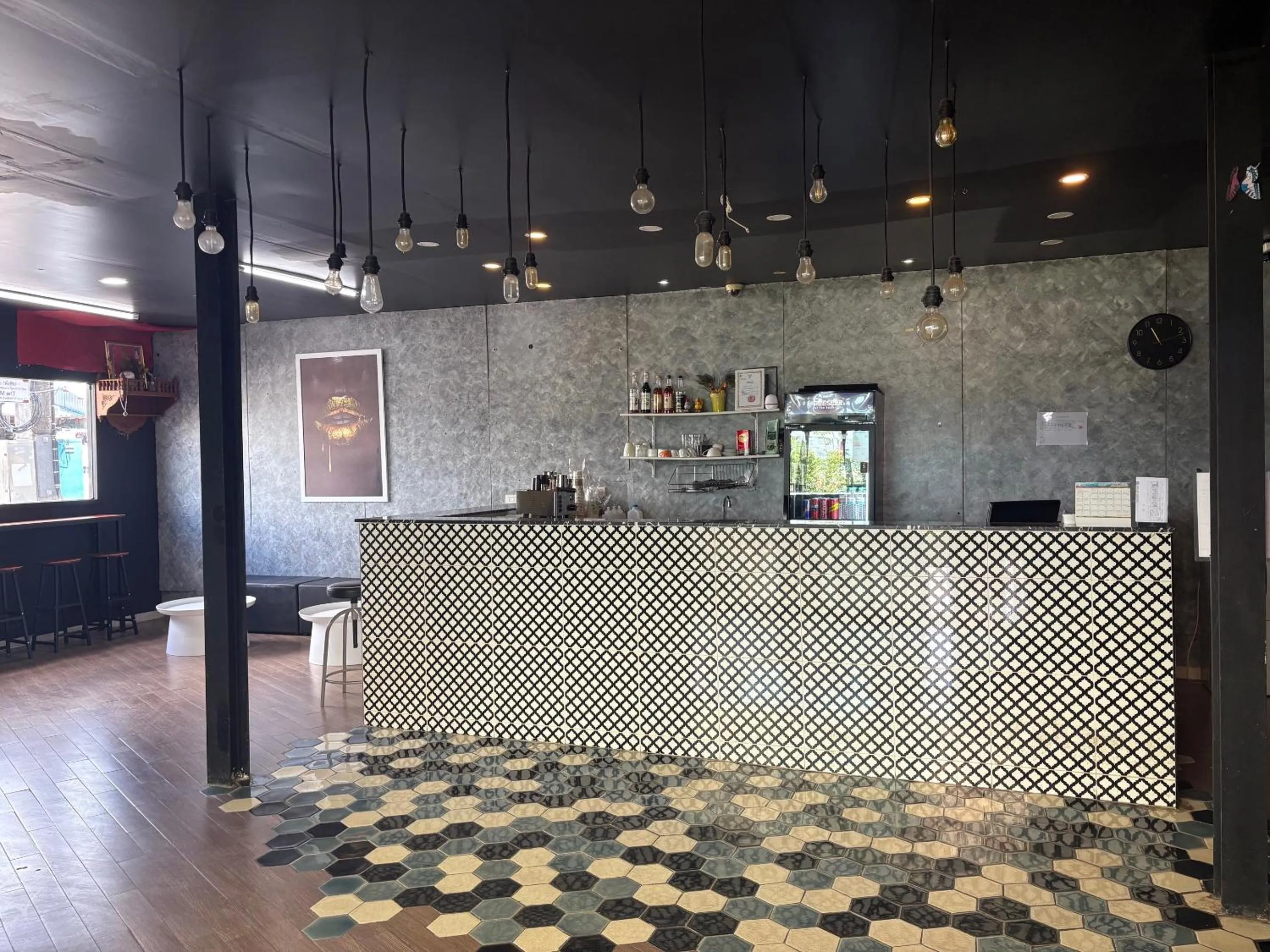 Coffee/tea facilities in 1715 House - White Rhino