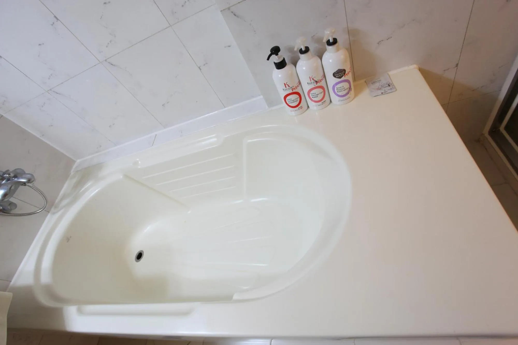 Shower in Prince Hotel