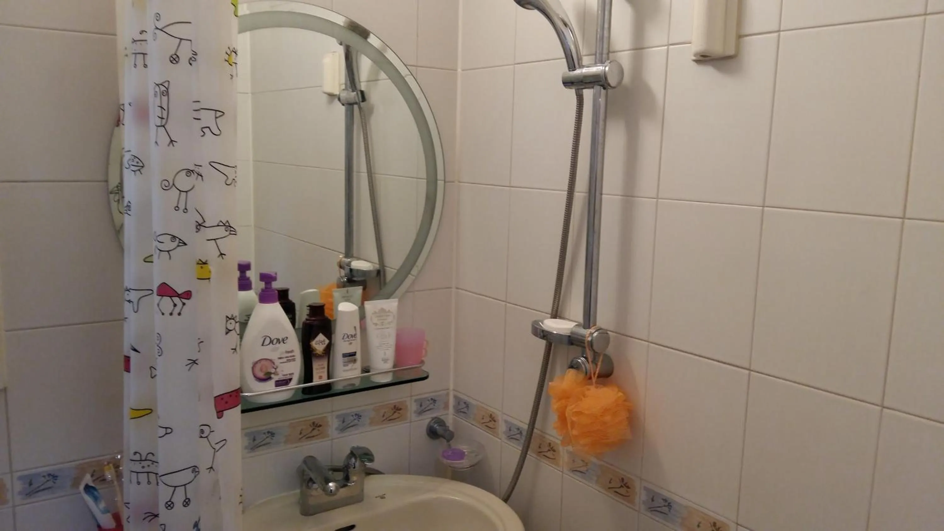 Shower in Fermata Pension