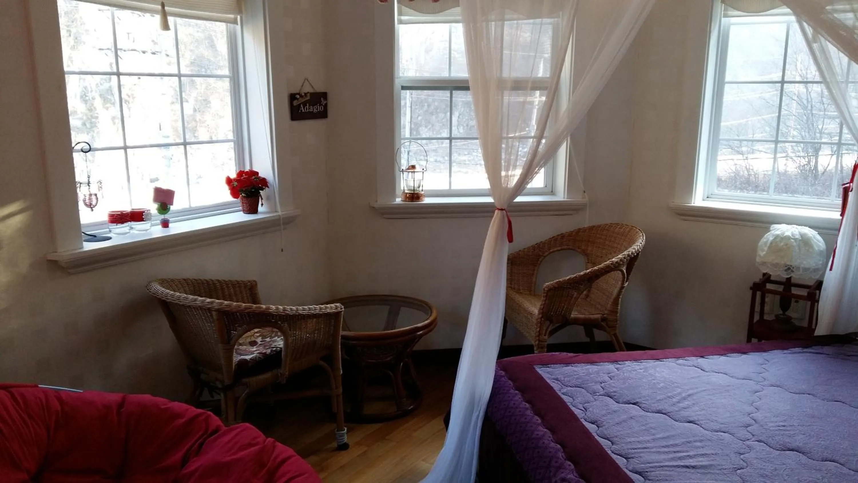 Decorative detail, Bed in Fermata Pension