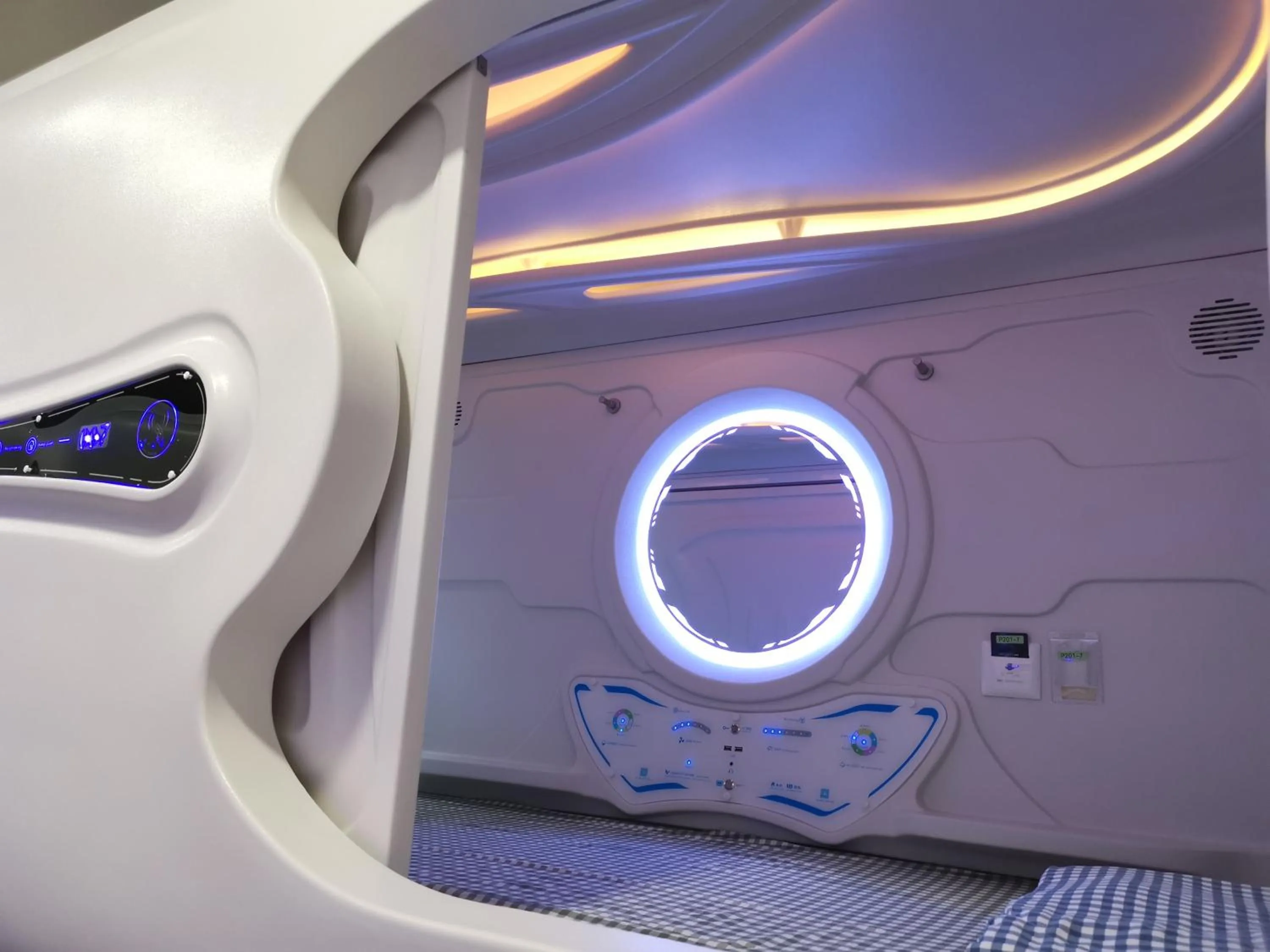 橙舍太空艙 TW Capsule Hostel