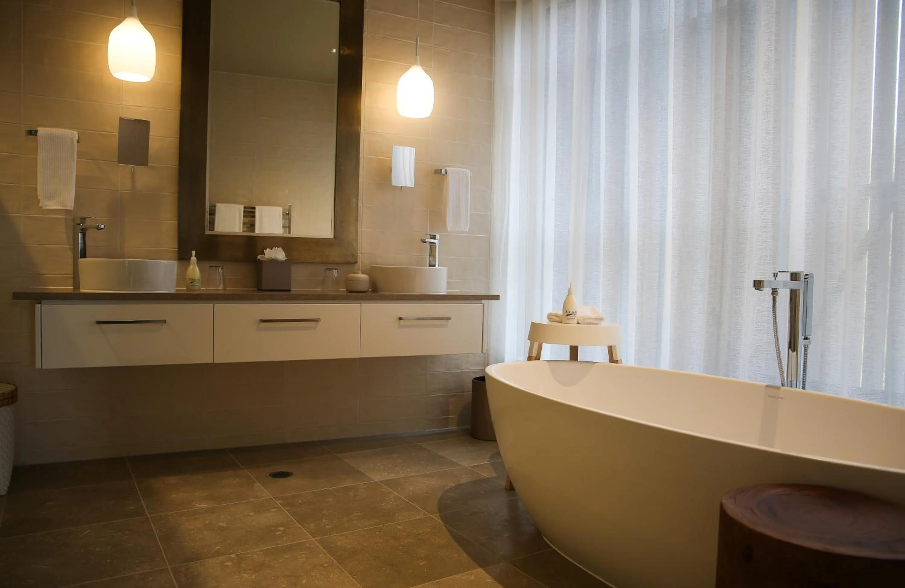 Bathroom in Kinloch Manor & Villas