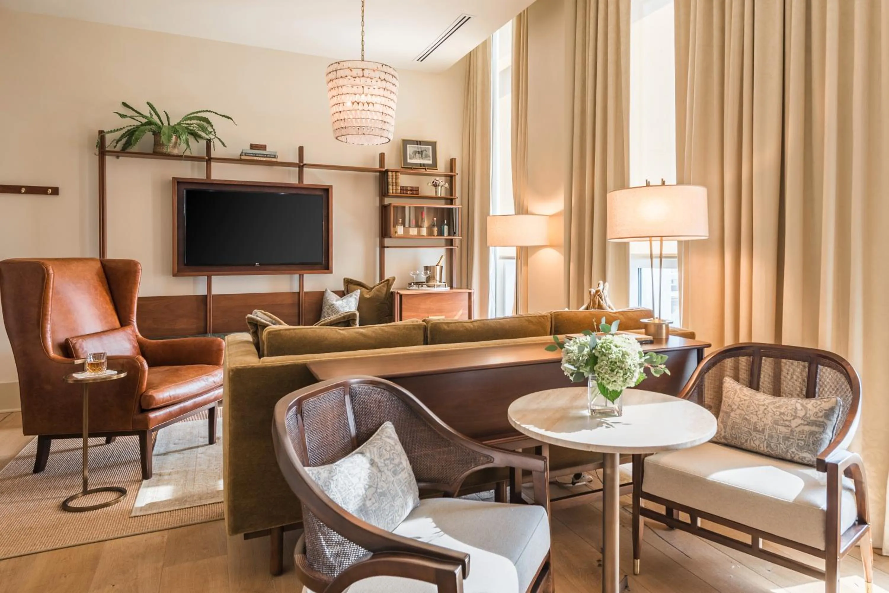 Photo of the whole room in The Dewberry Charleston