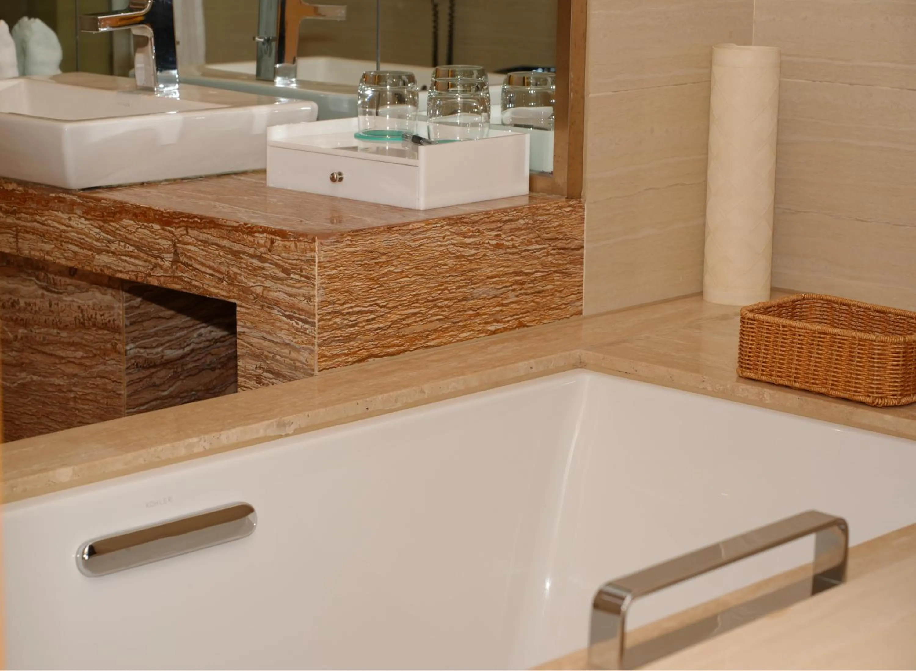 Twin Room with Lake View in LakeSide Resort Jingdezhen