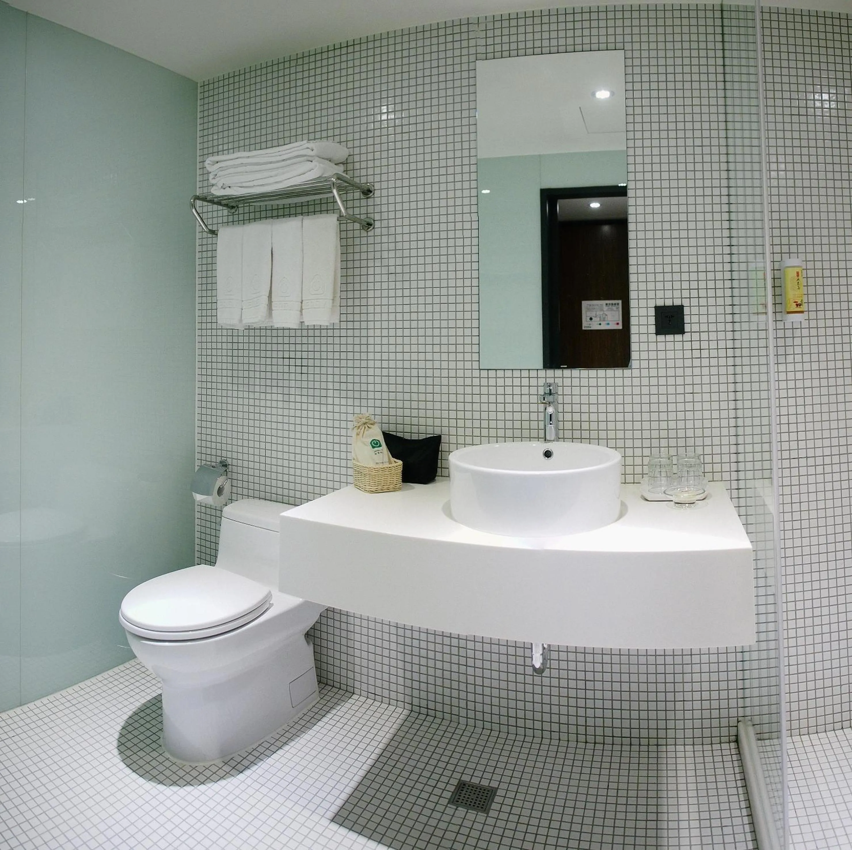 Shower in Energy Inn