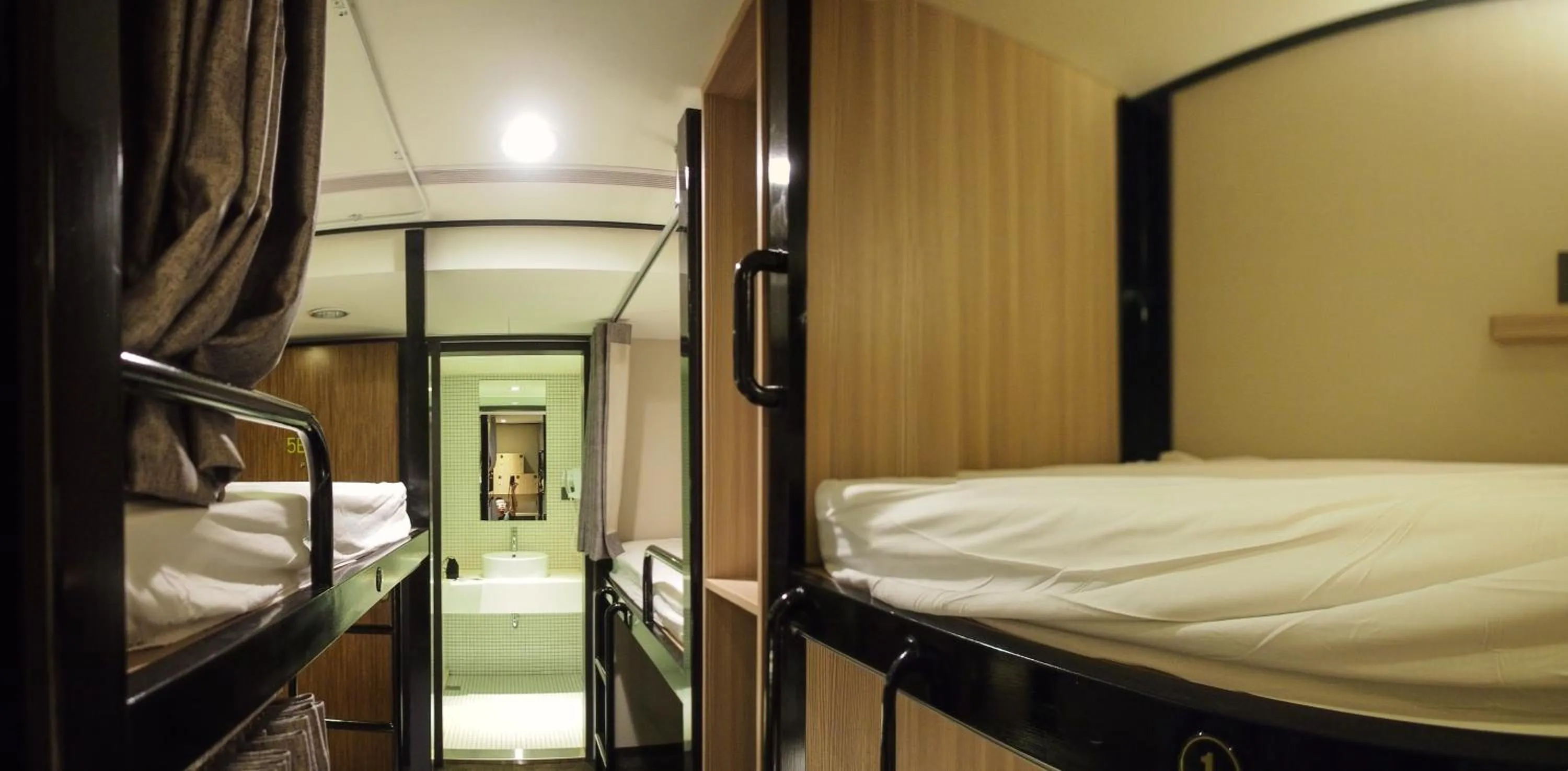 Decorative detail, Bed in Energy Inn