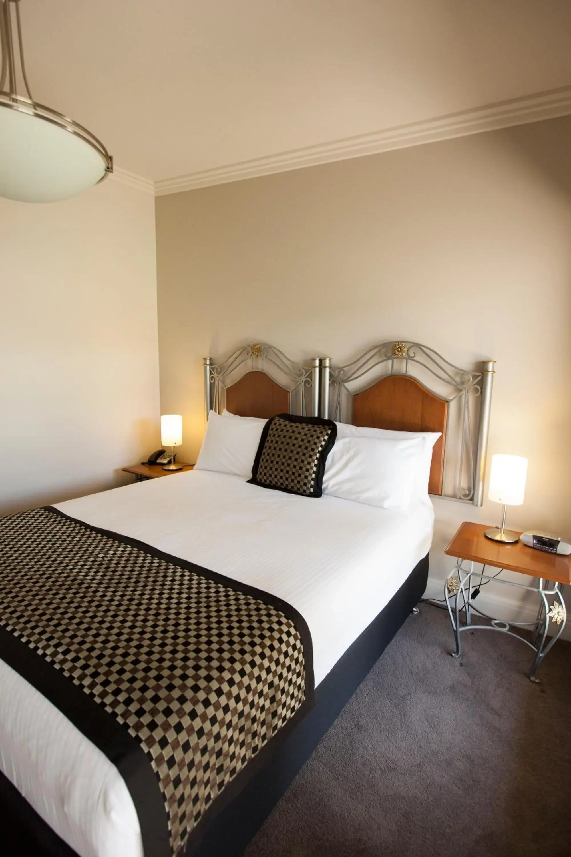 Two-Bedroom Apartment in Southgate Two-Bedroom Apartment in Southgate