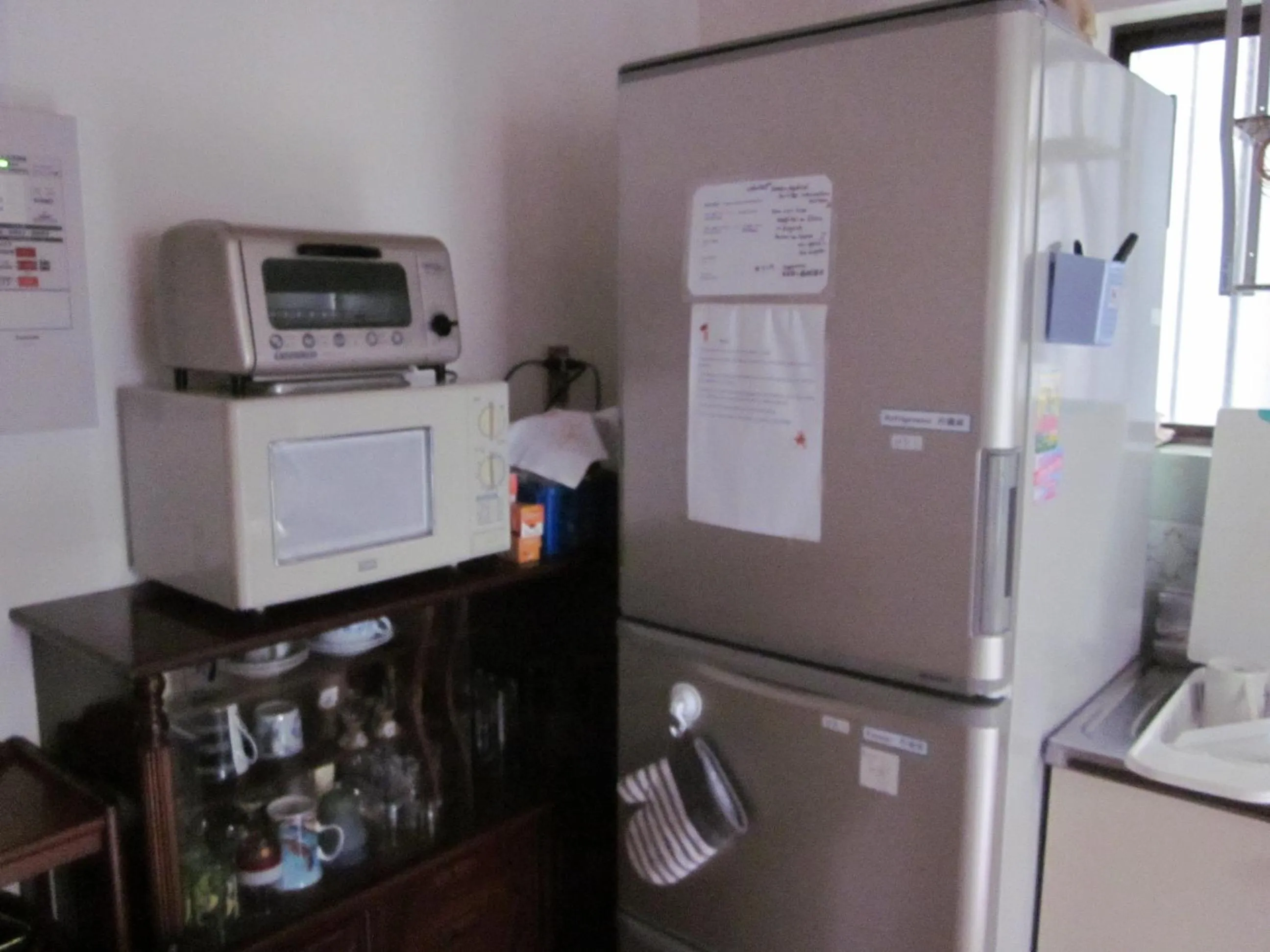 Communal kitchen in Enman Guest House Osaka