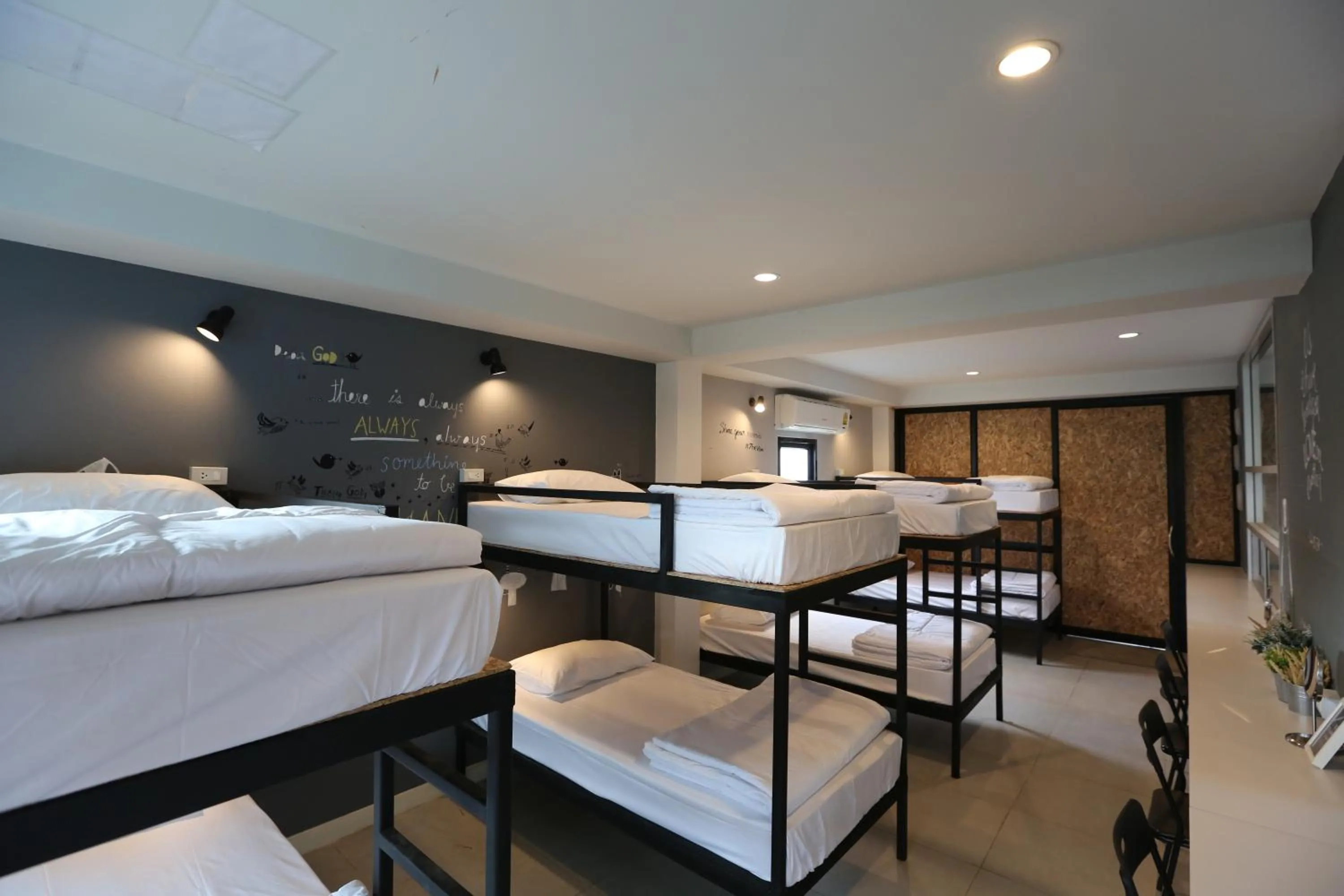 Photo of the whole room, Bed in Sleeping Well Chiangkhong