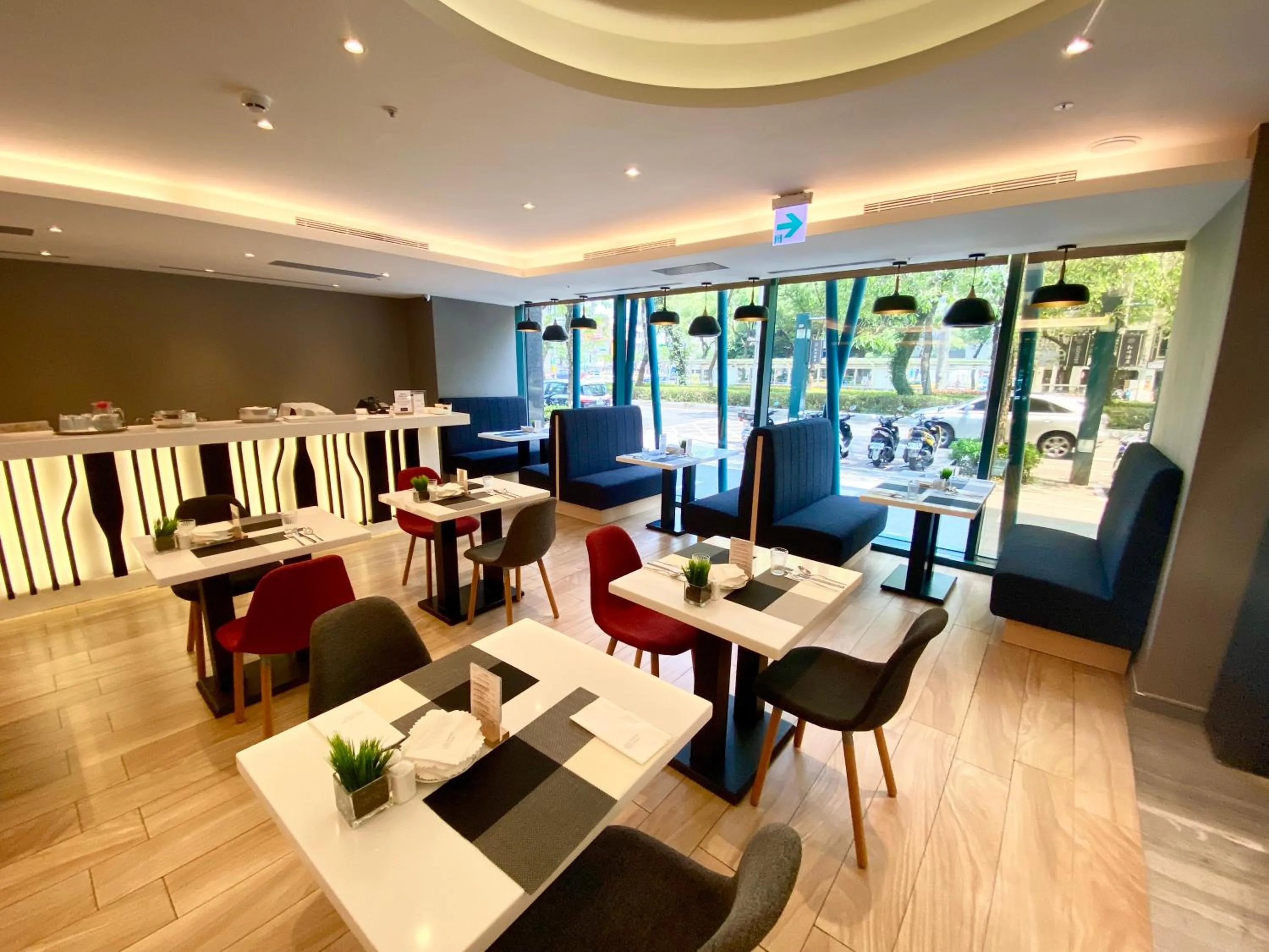 Restaurant/places to eat in Sonnien Hotel