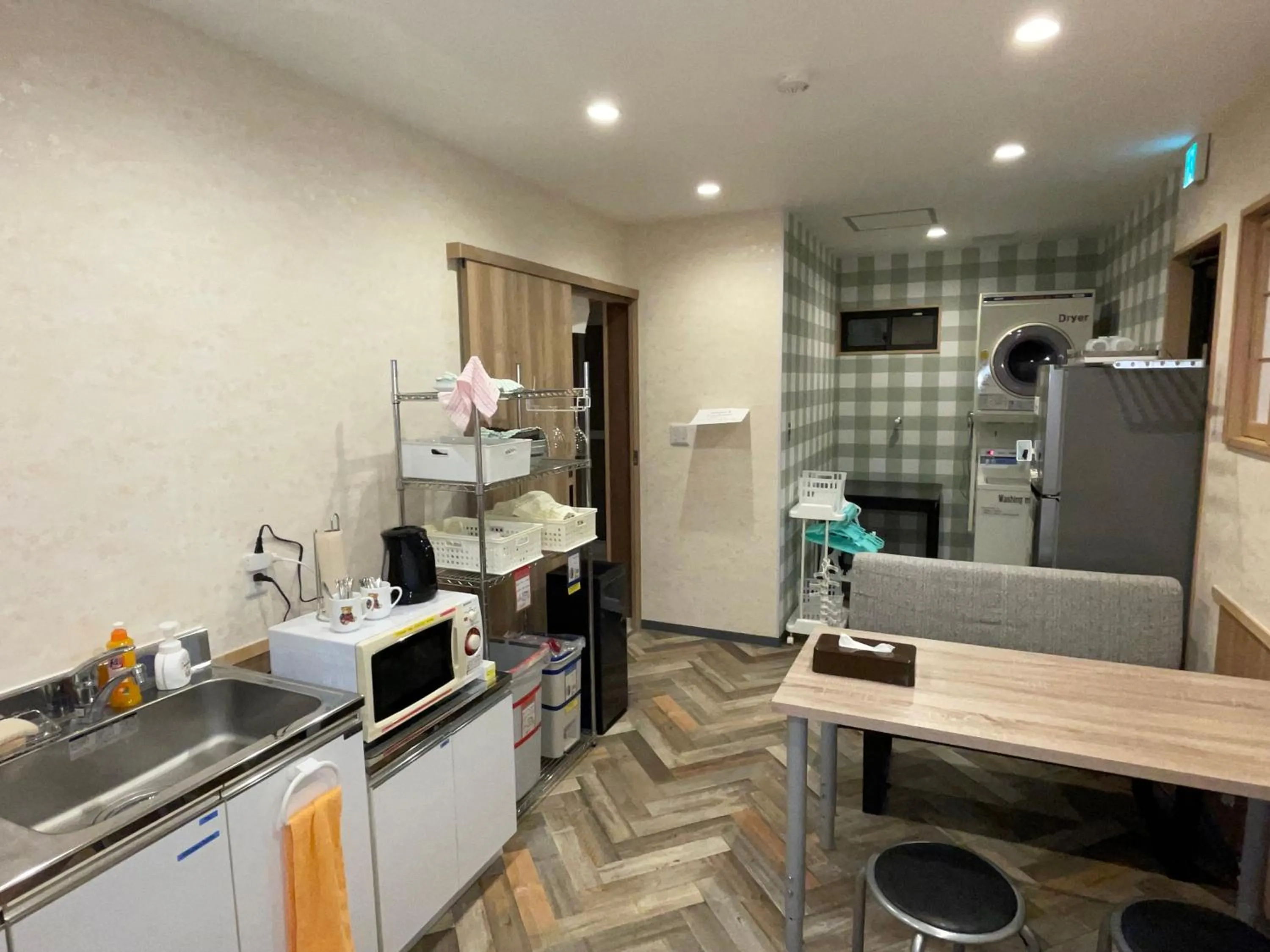 Communal kitchen in GuestHouse Guu