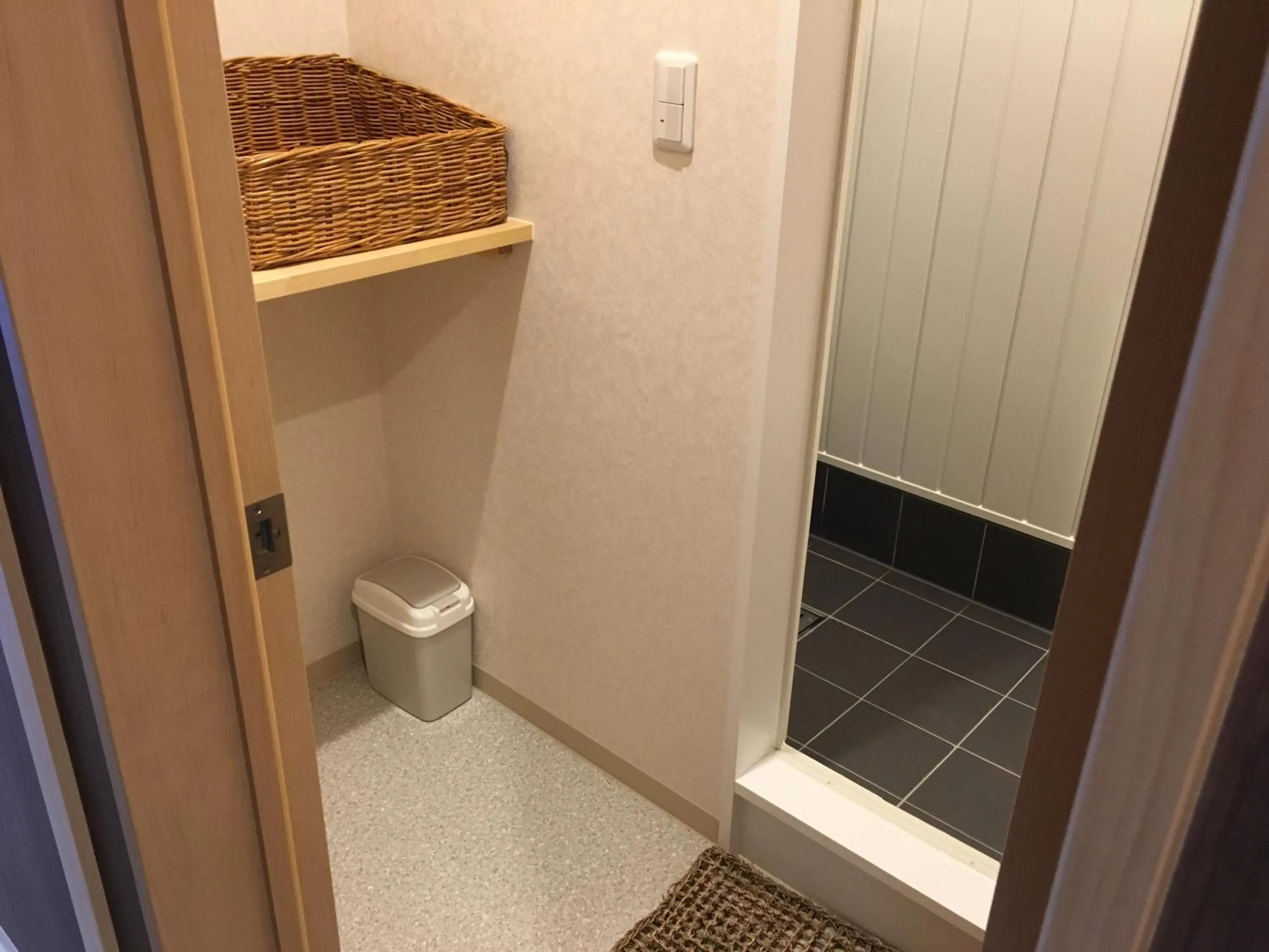 Shower in GuestHouse Guu