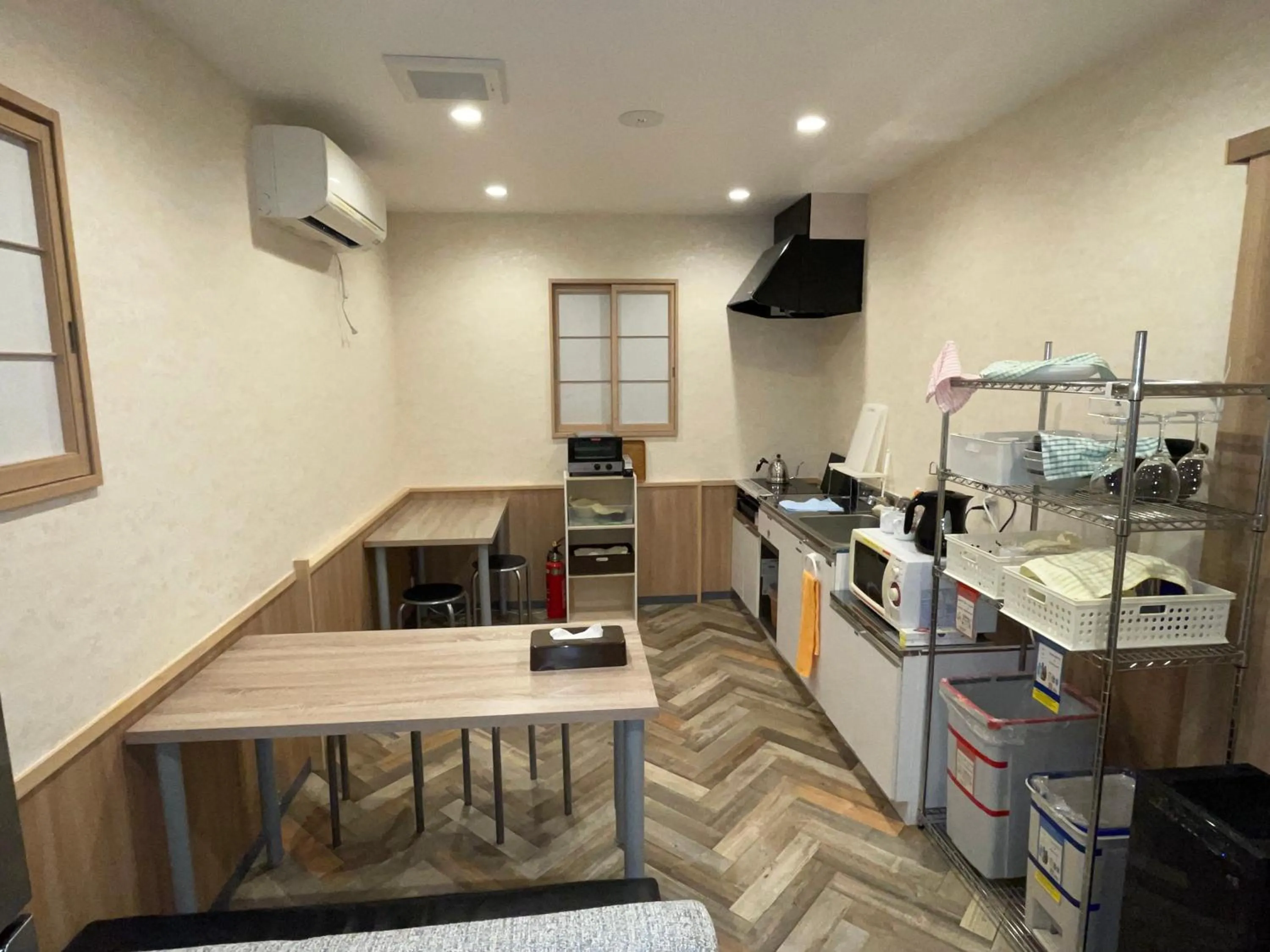 Communal kitchen in GuestHouse Guu