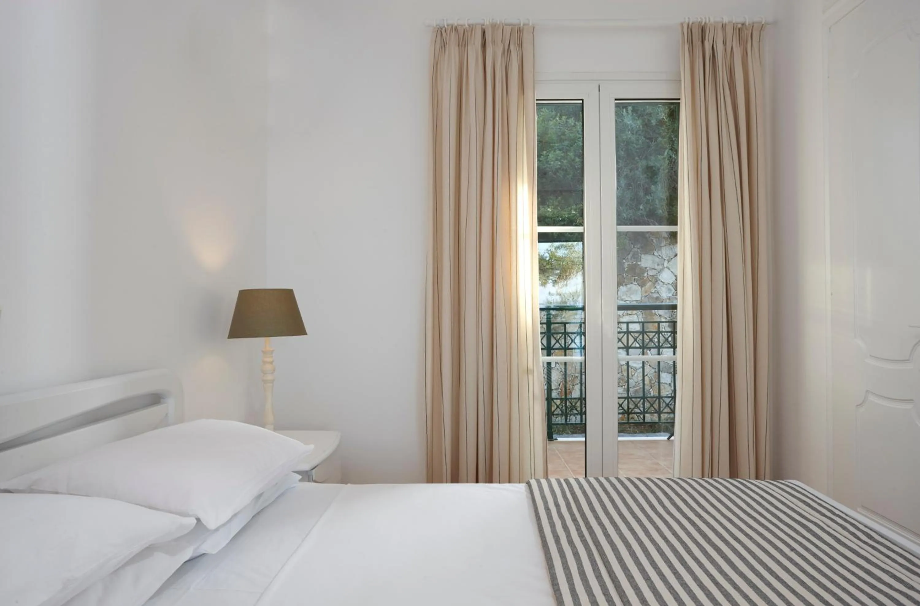 Bedroom, Bed in Anassa Mare Villas & Residences