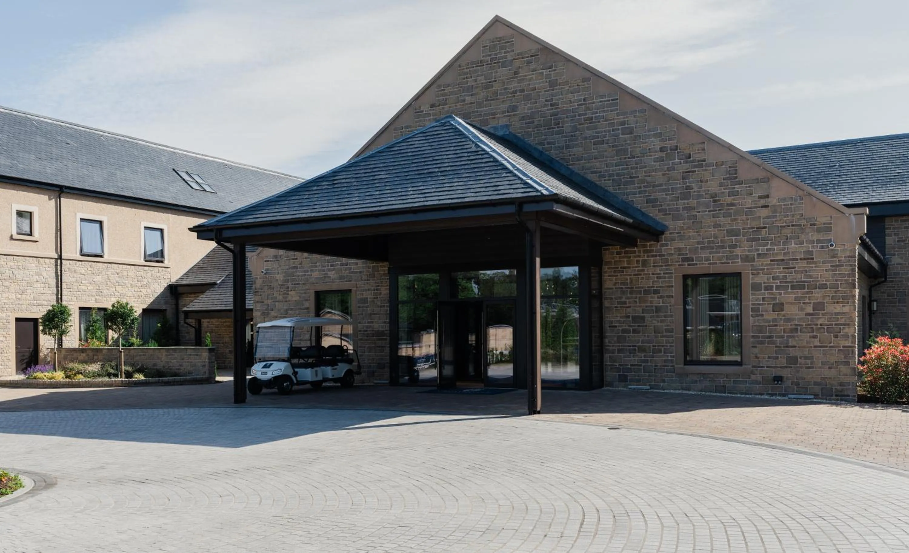 Property building in Crossbasket Castle, Hotel & Restaurant