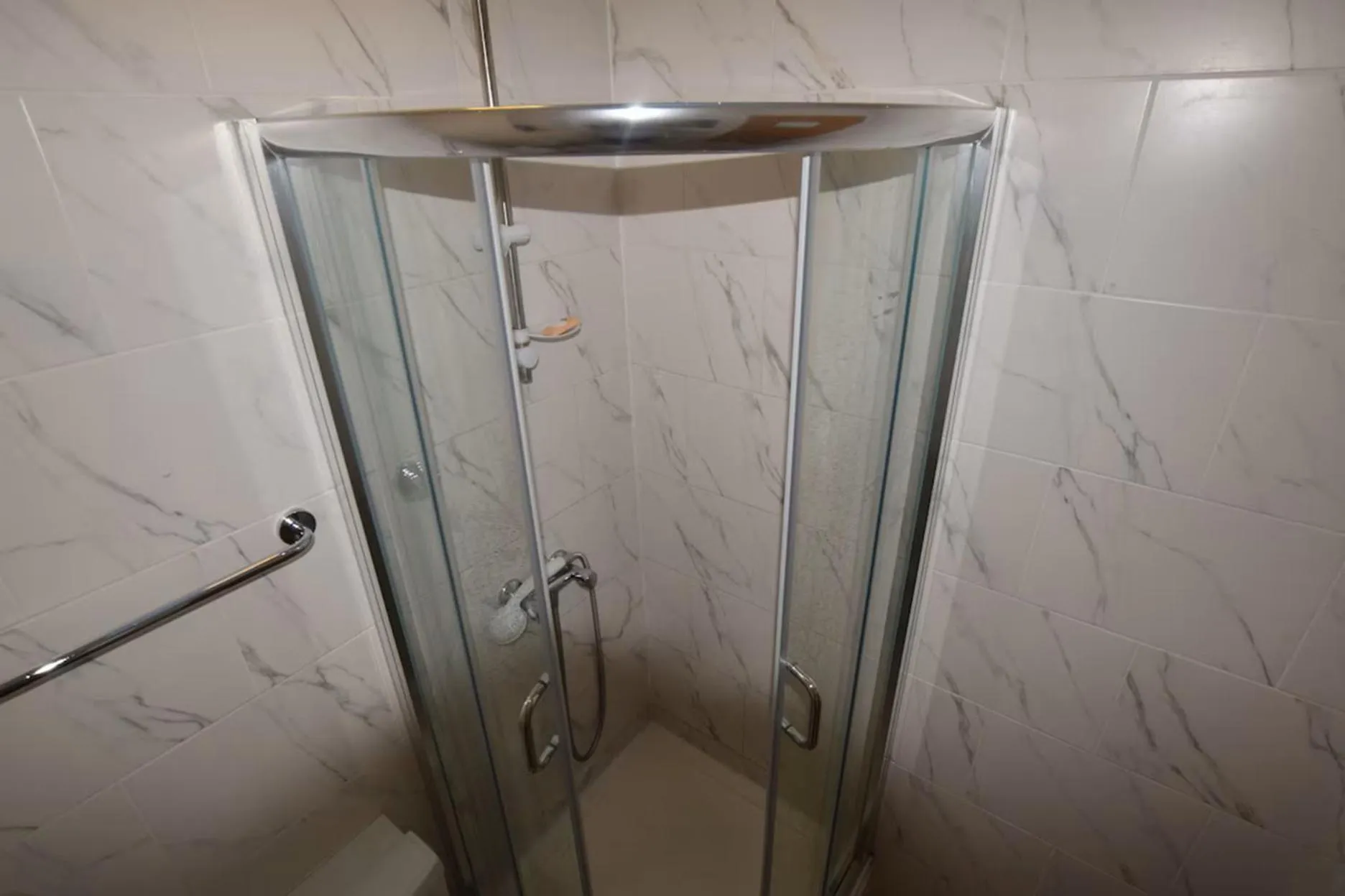 Toilet in York Hotel