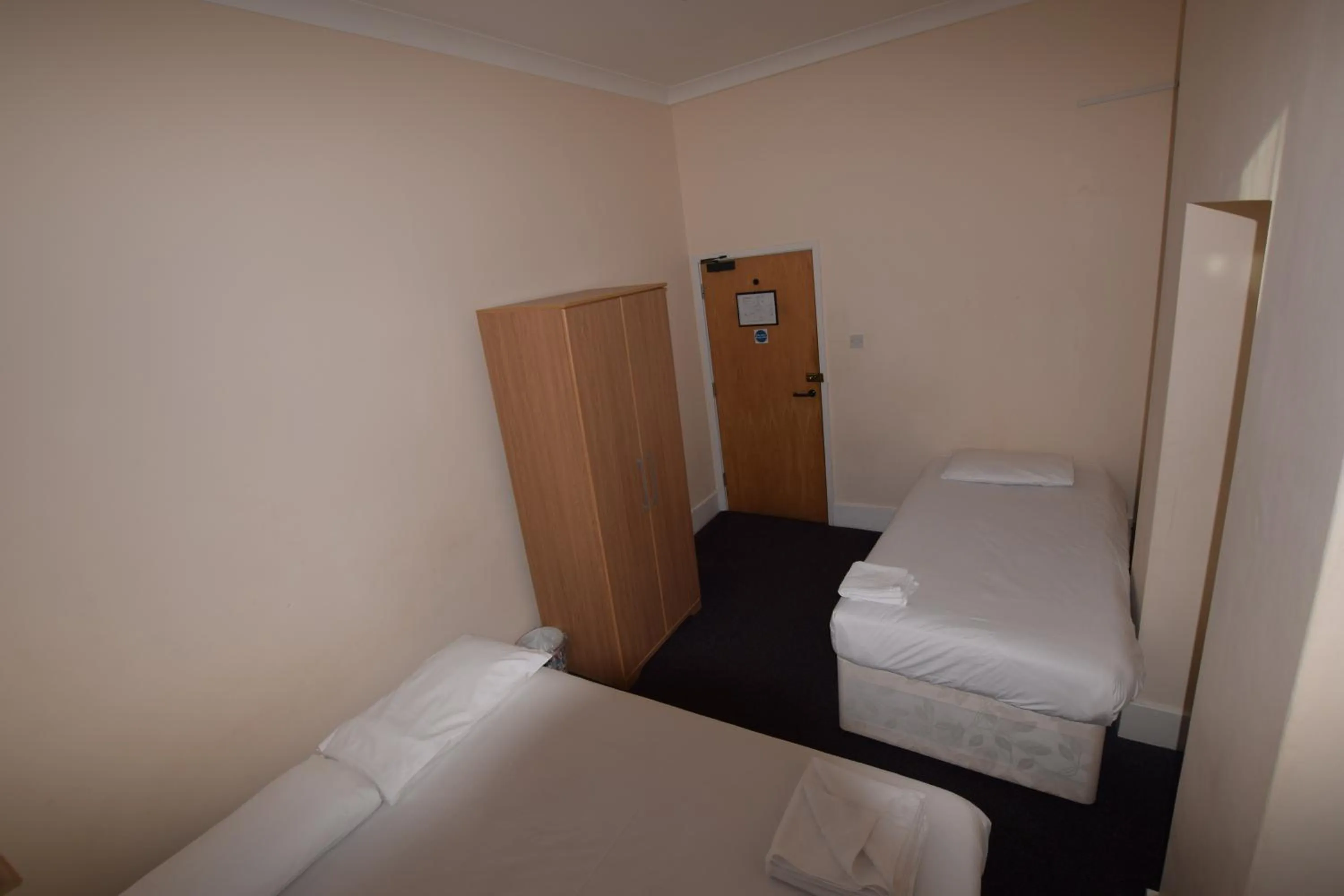 Photo of the whole room, Bed in York Hotel