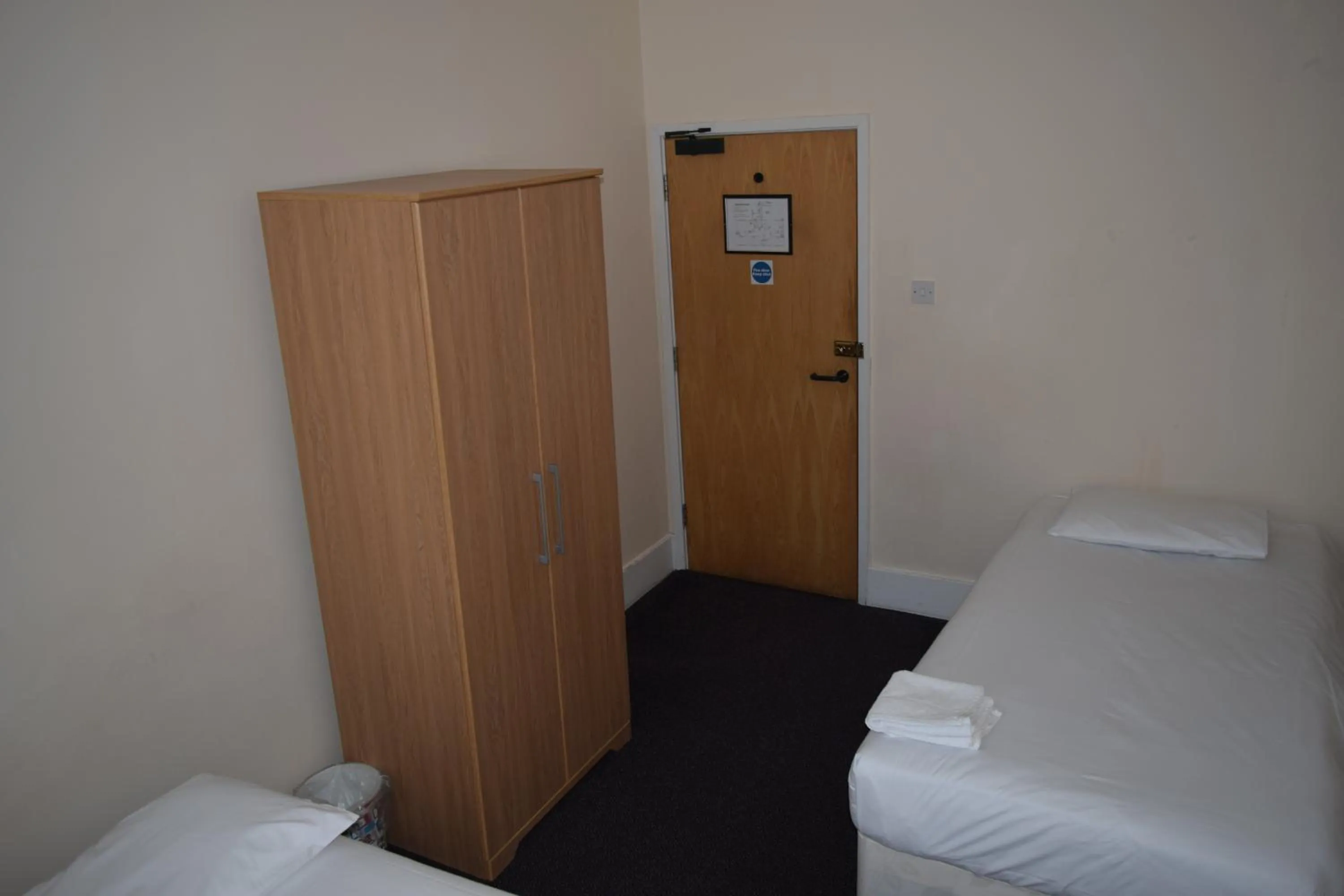 Photo of the whole room, Bed in York Hotel