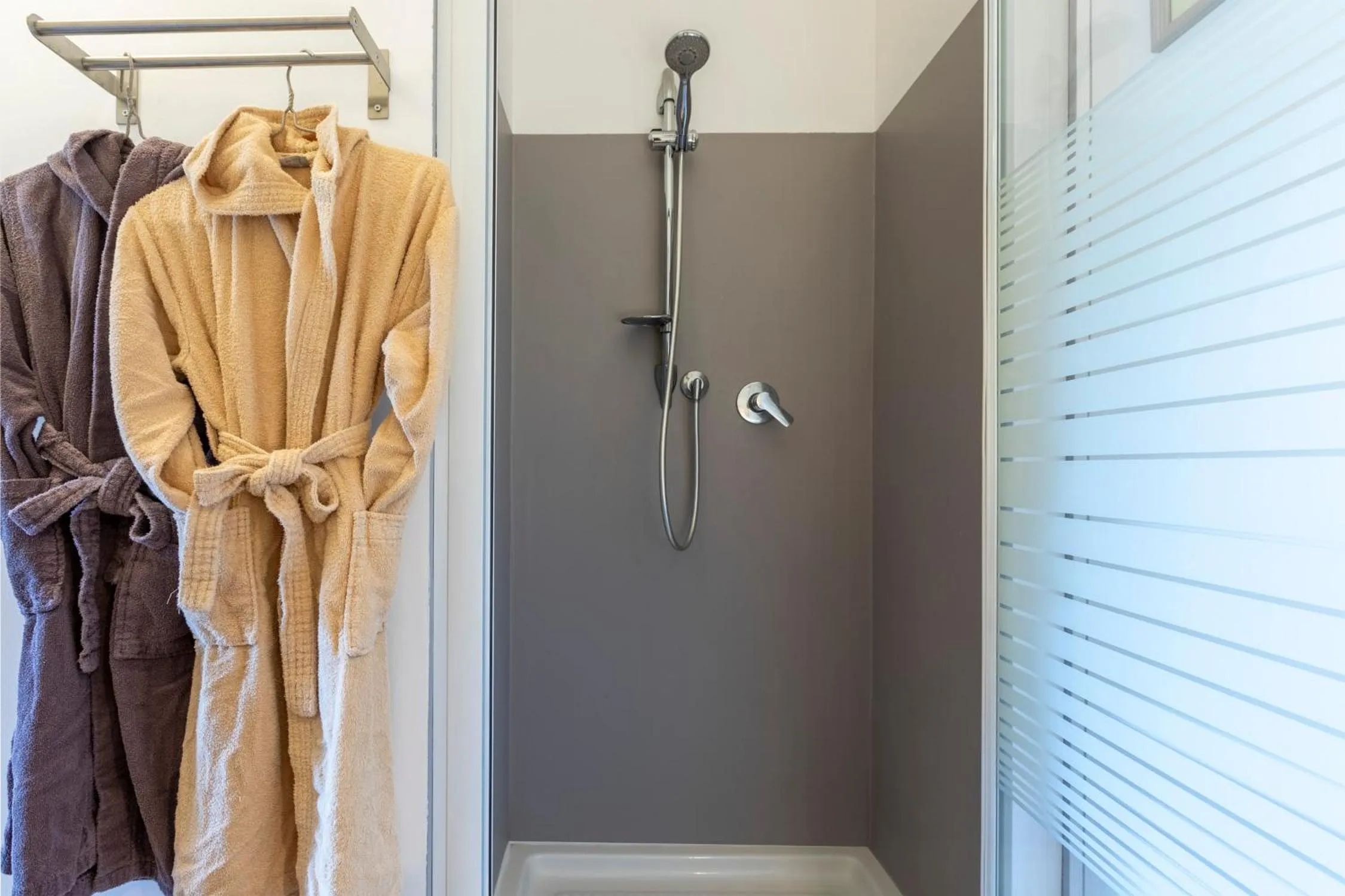 Shower in B&B La Casetta di Ben