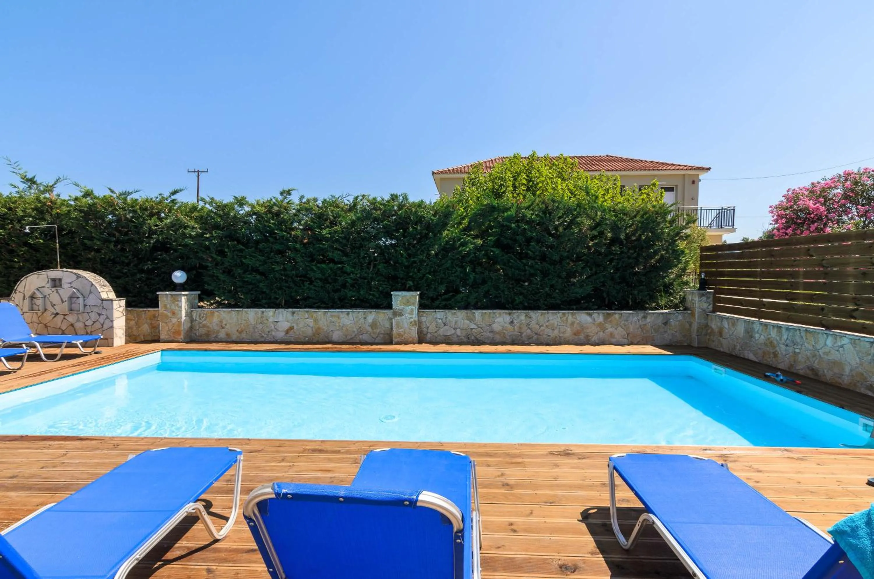 Swimming pool in Karras Livin