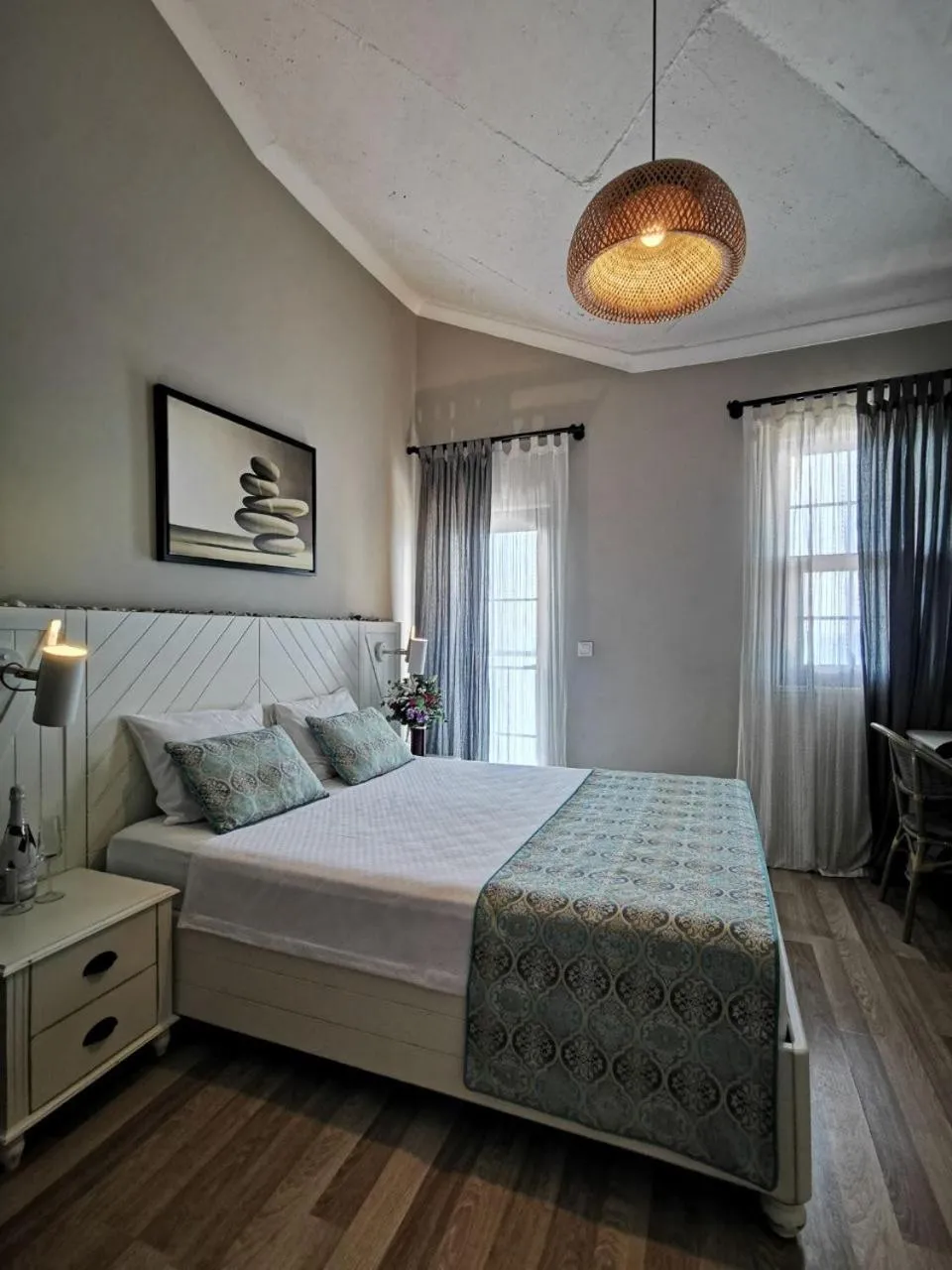 Bed in Side Kleopatra Hotel