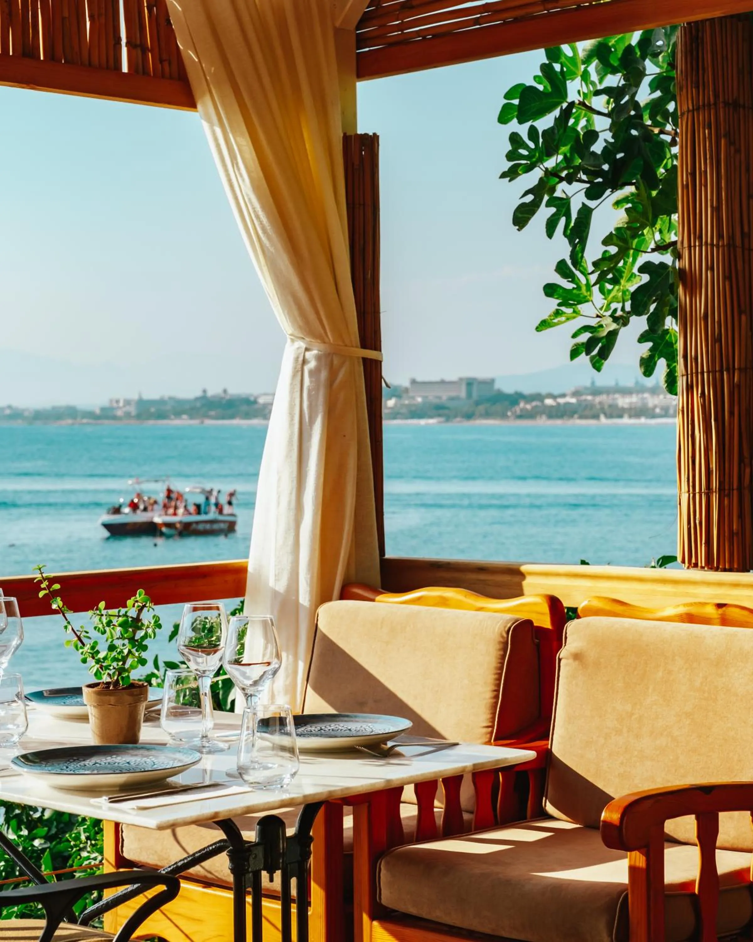 Restaurant/places to eat in Side Kleopatra Hotel