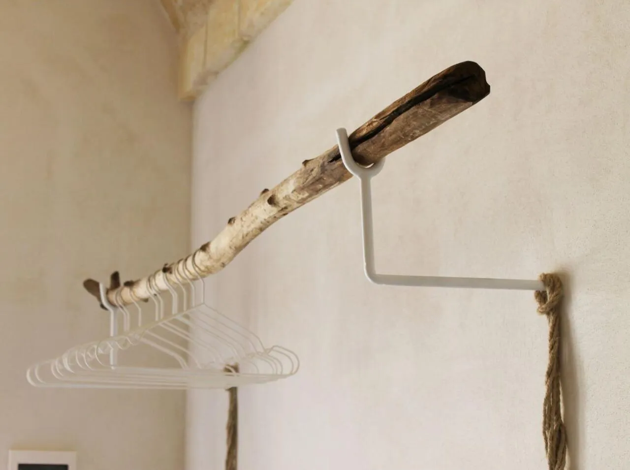 Decorative detail in Oltre gli Ulivi