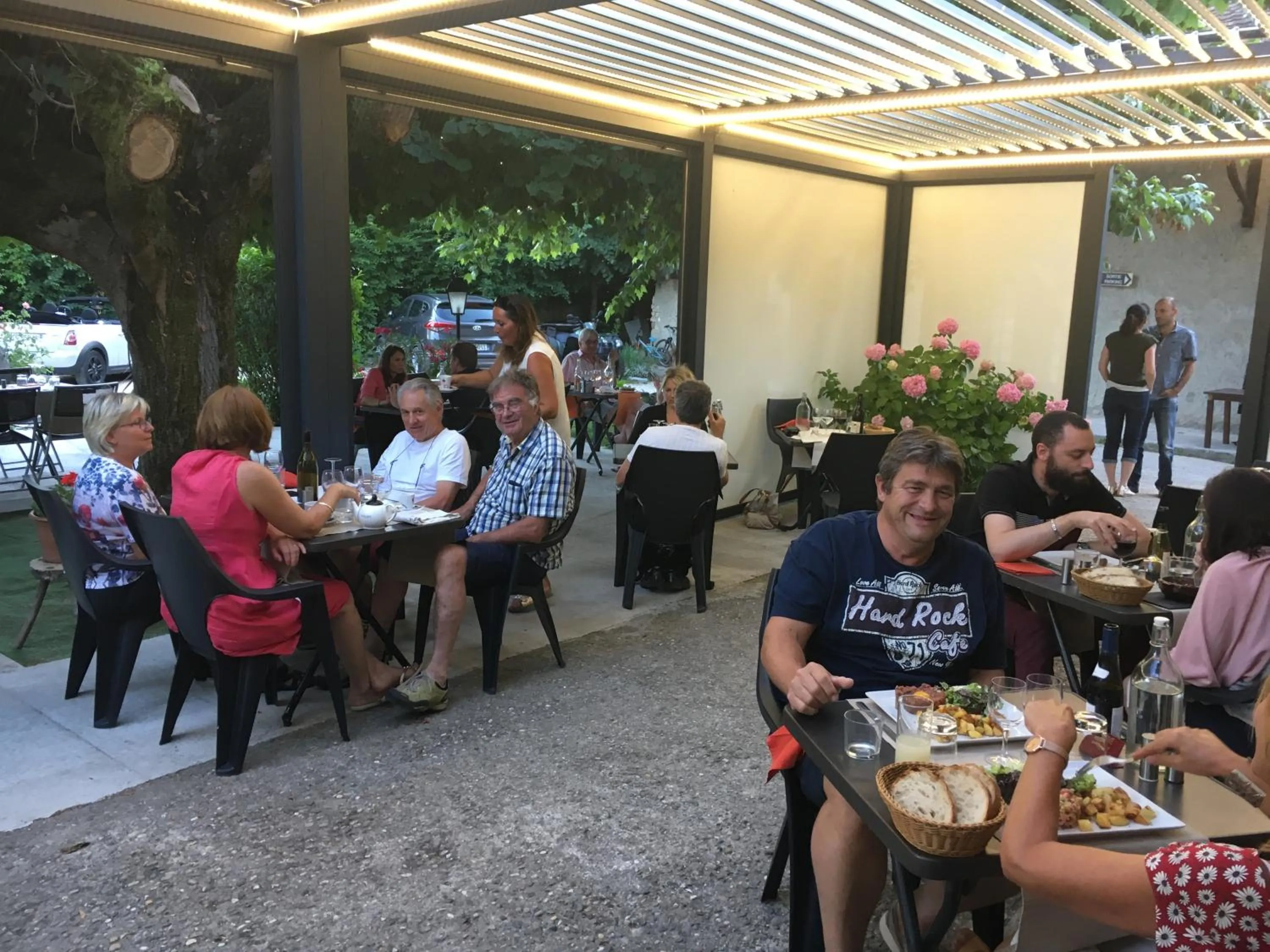 Guests in Le Relais Des Vieilles Postes