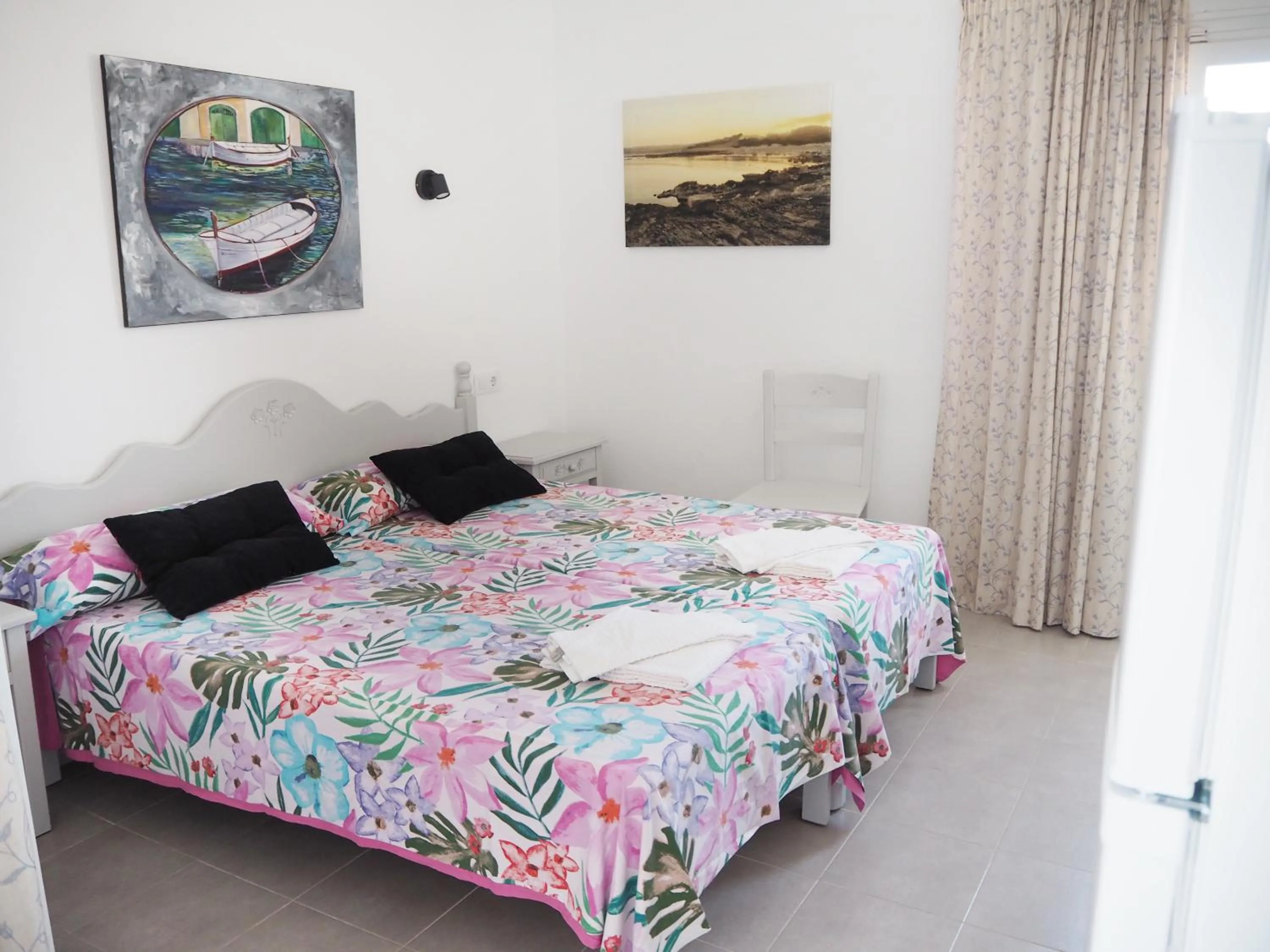 Photo of the whole room, Bed in Hotel Rocamar