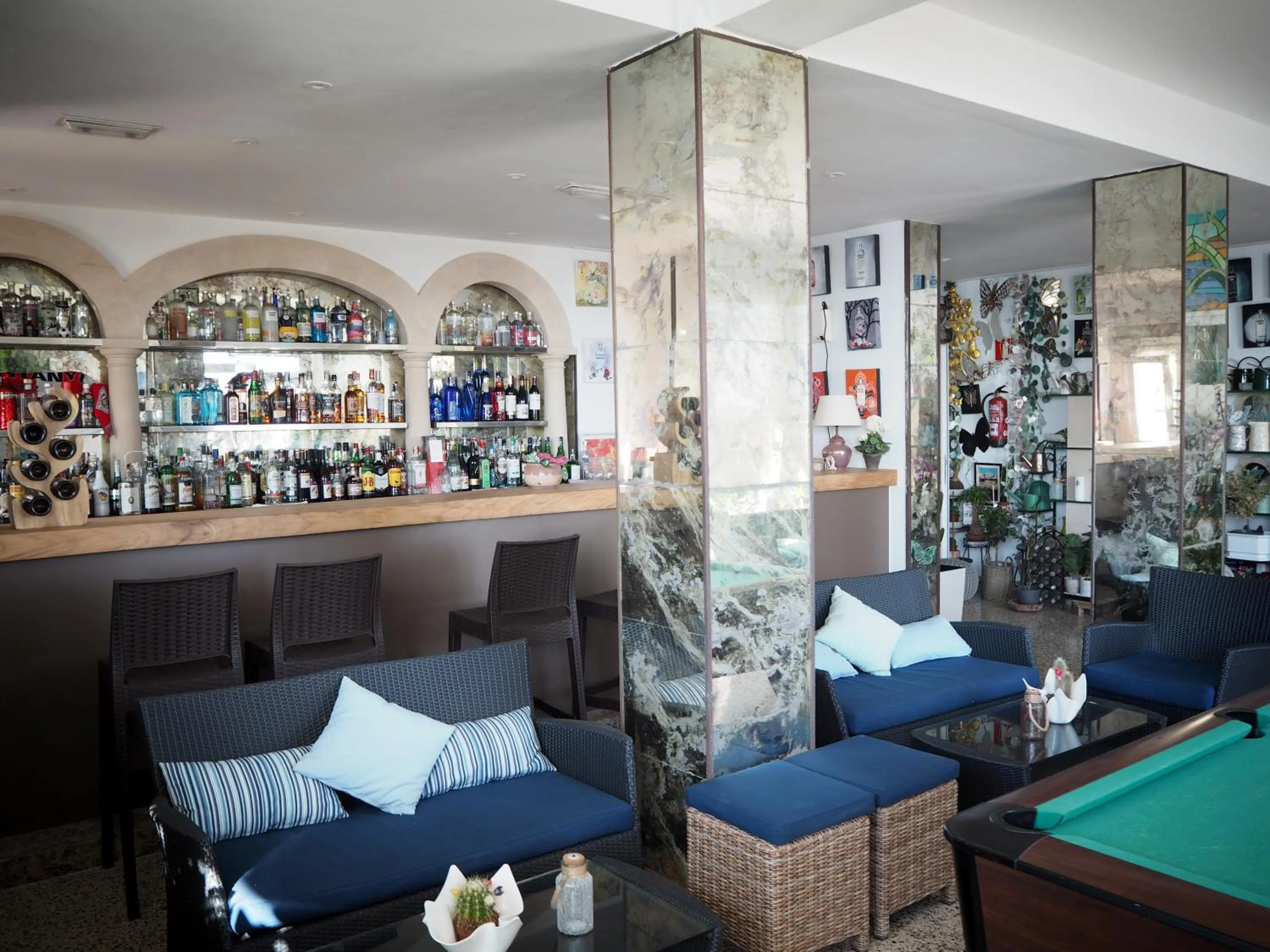 Lounge or bar in Hotel Rocamar