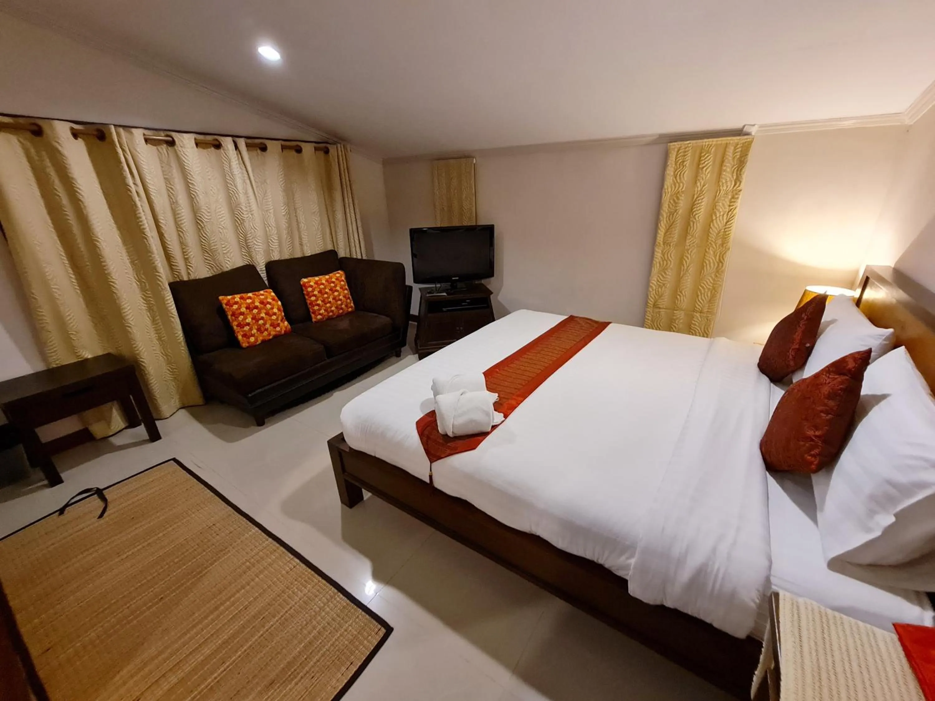 Bedroom, Bed in ทิวาพูลวิลล่า หัวหิน Thiva Pool Villa Hua Hin