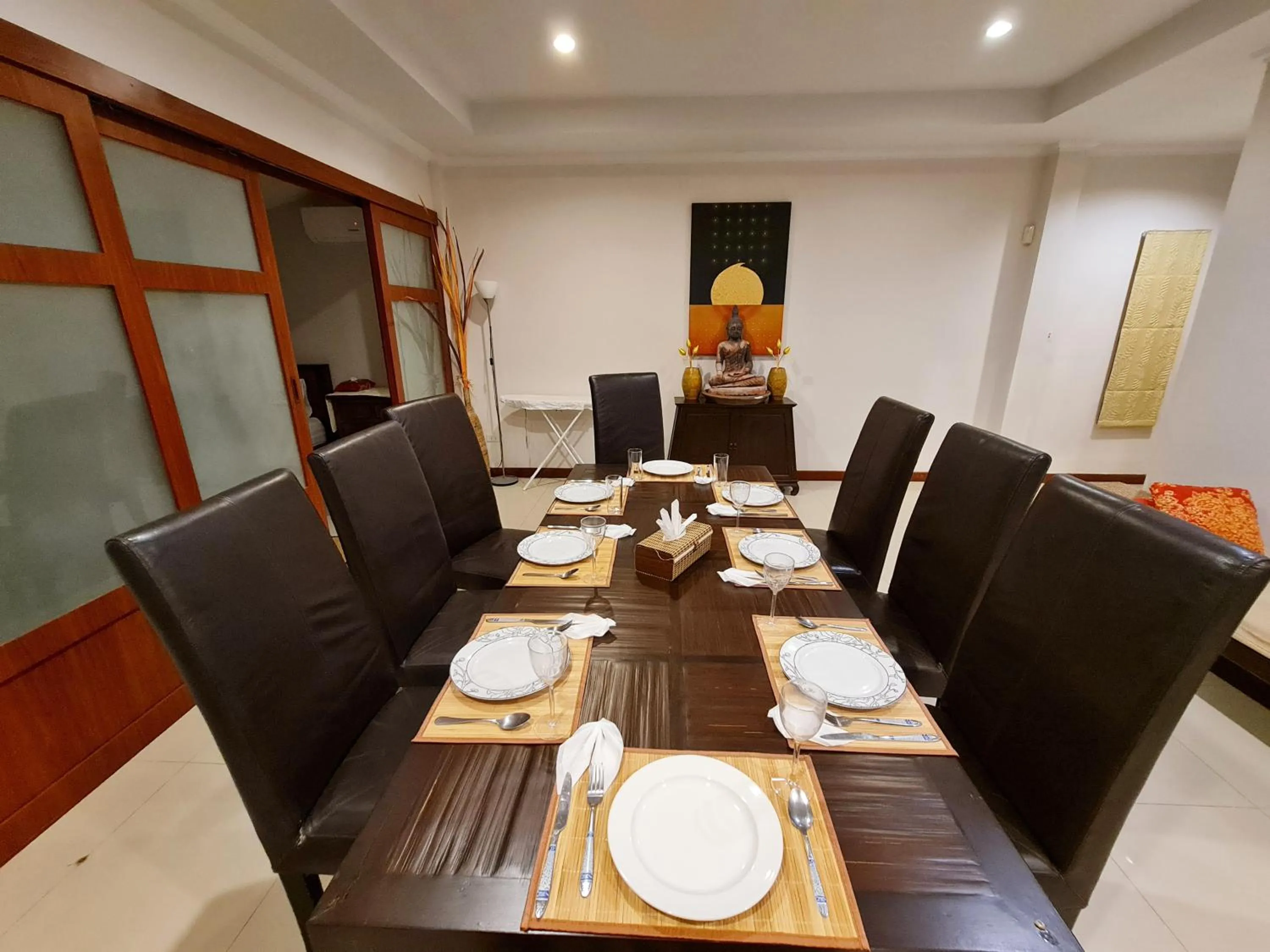 Restaurant/places to eat in ทิวาพูลวิลล่า หัวหิน Thiva Pool Villa Hua Hin