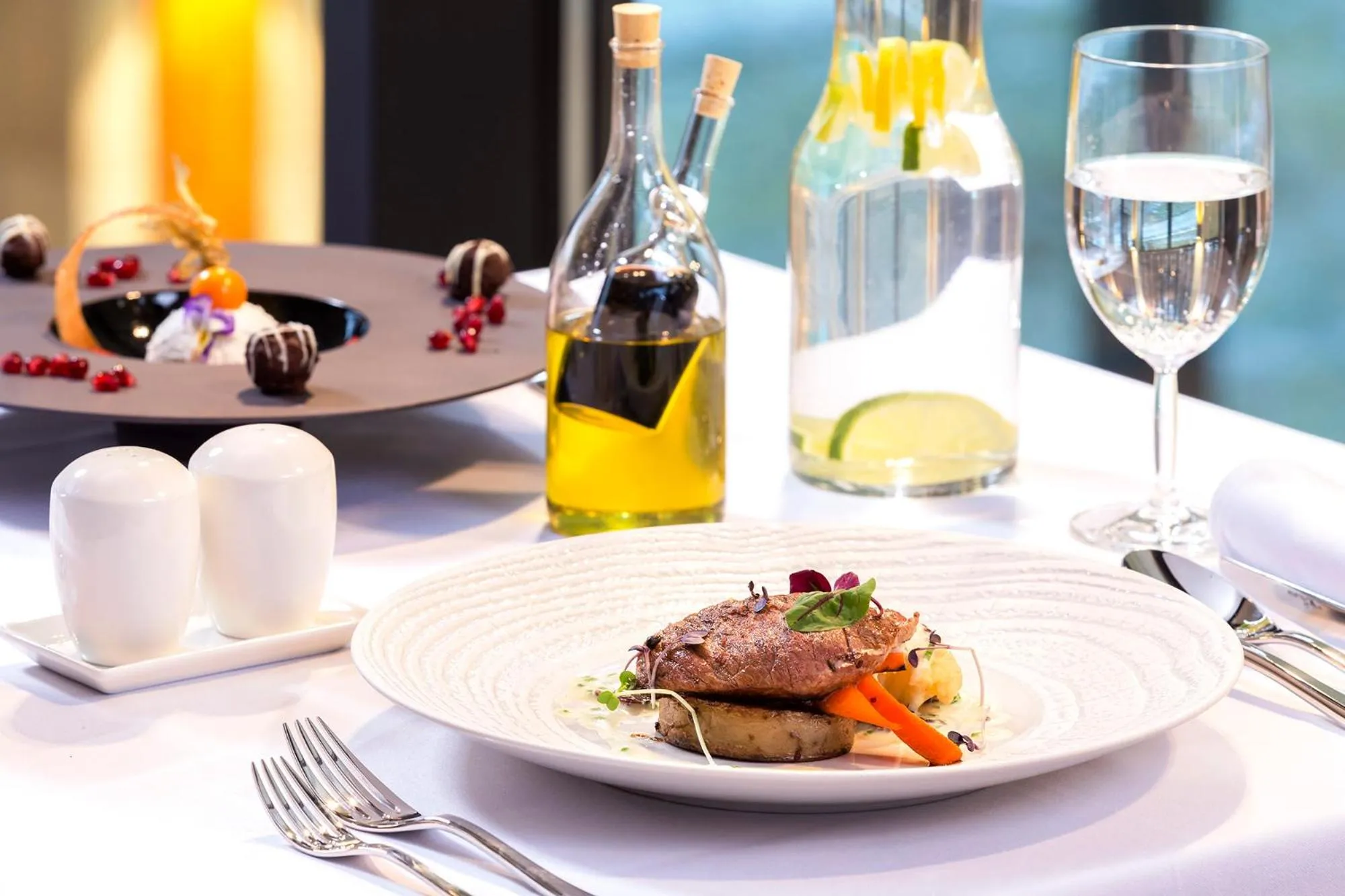 Restaurant/places to eat in Eva Park Life & Spa