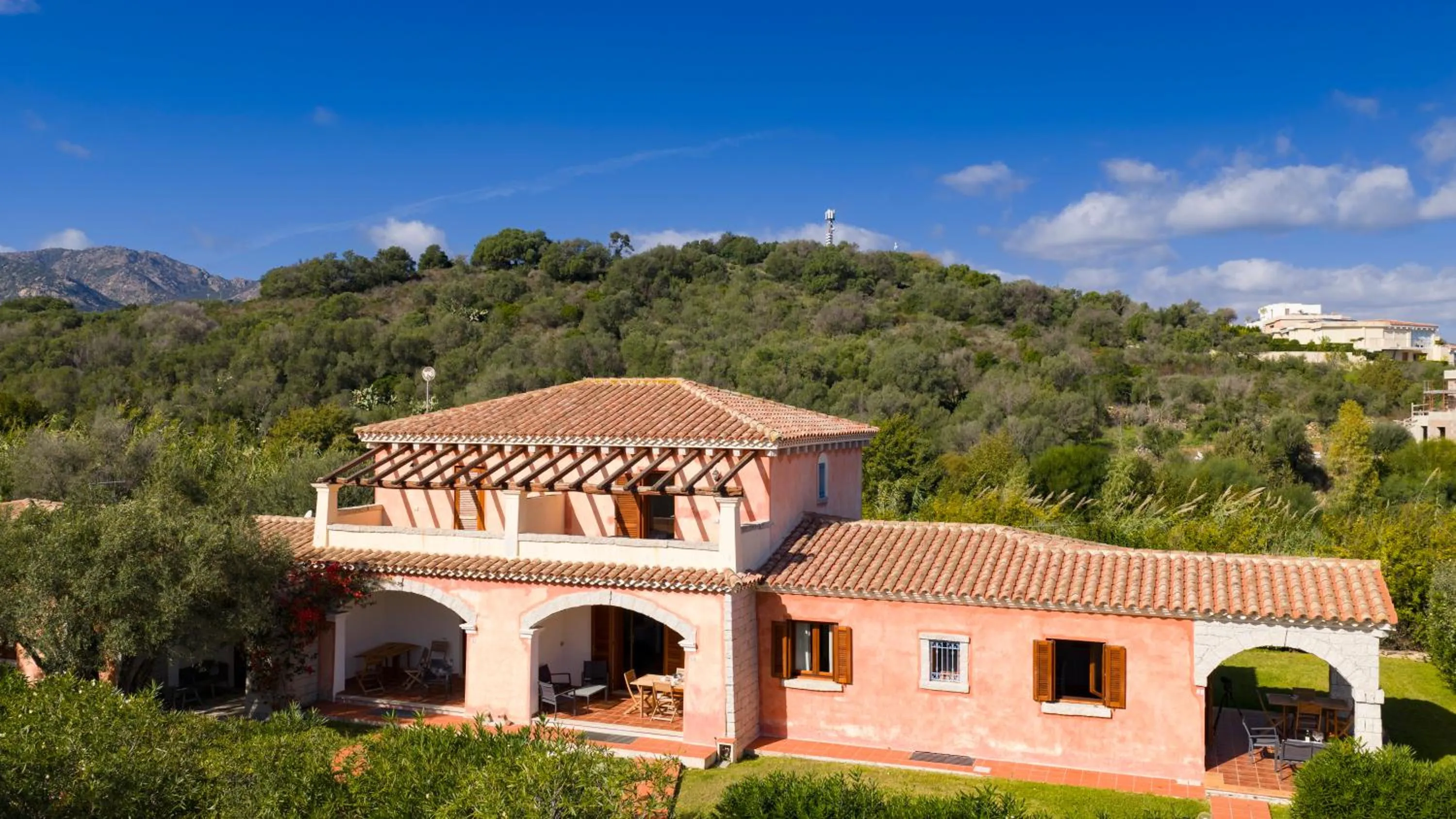 Property building in Vecchio Stazzo