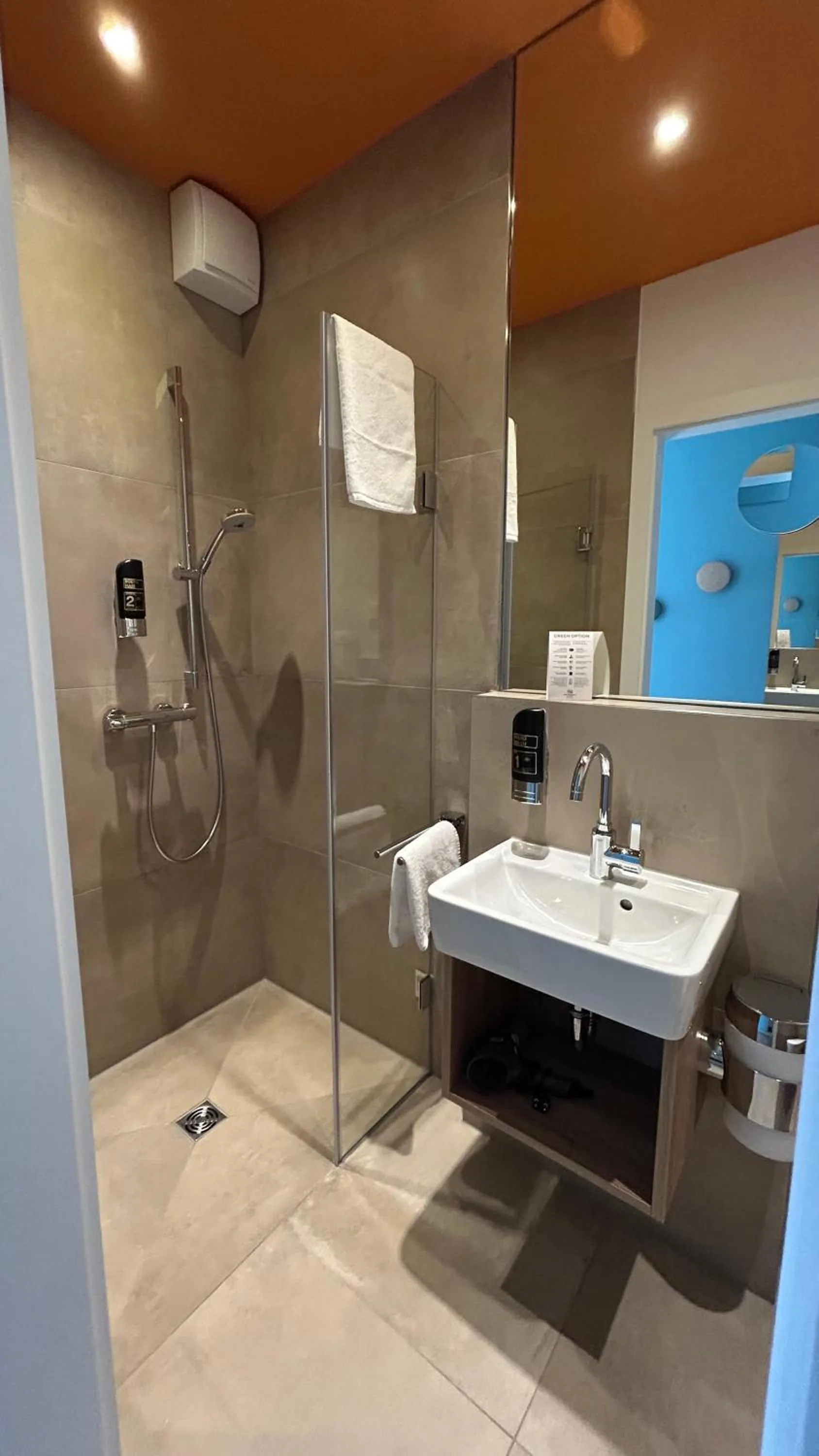 Bathroom in Steverbett Hotel