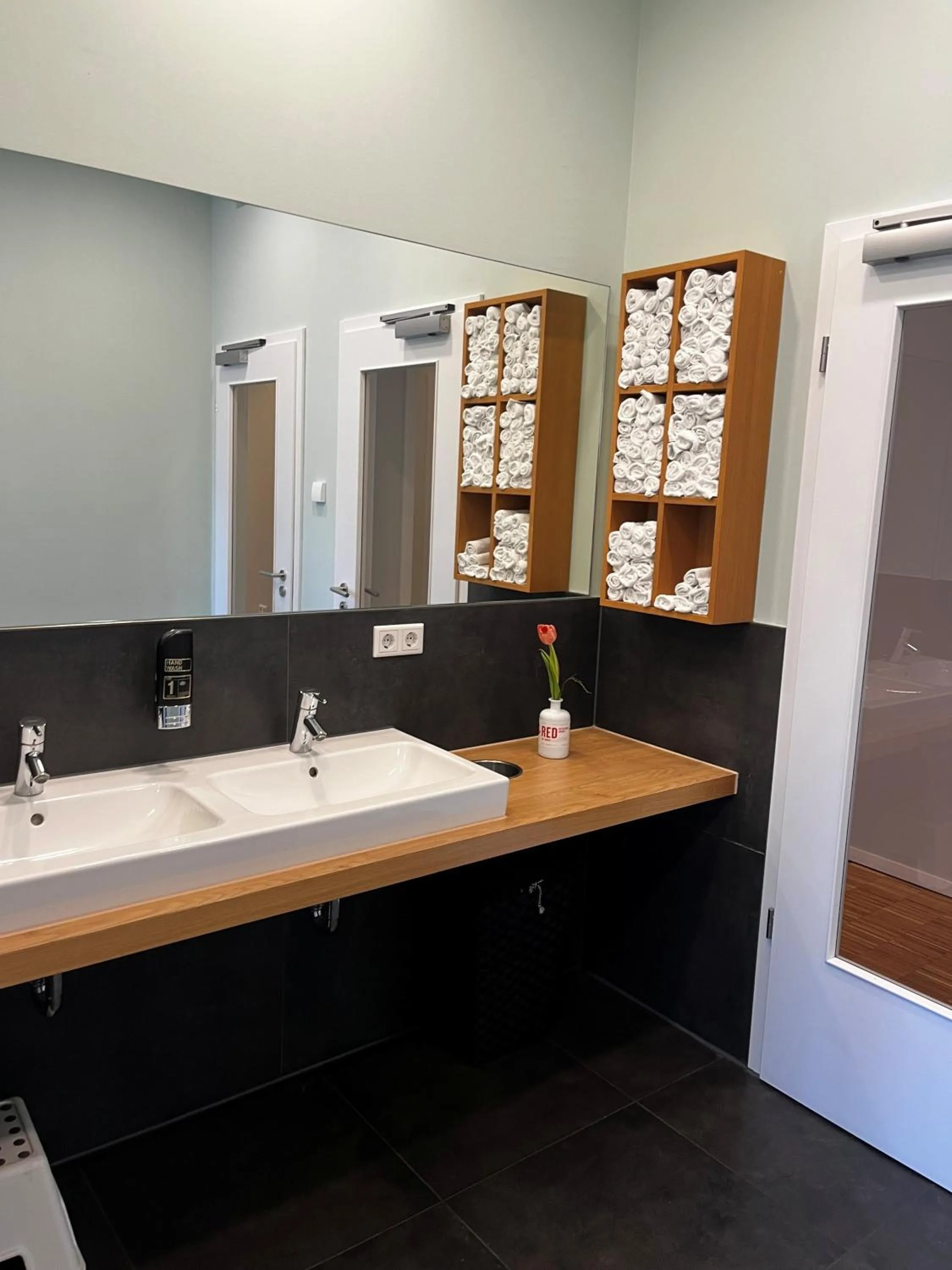 Bathroom in Steverbett Hotel