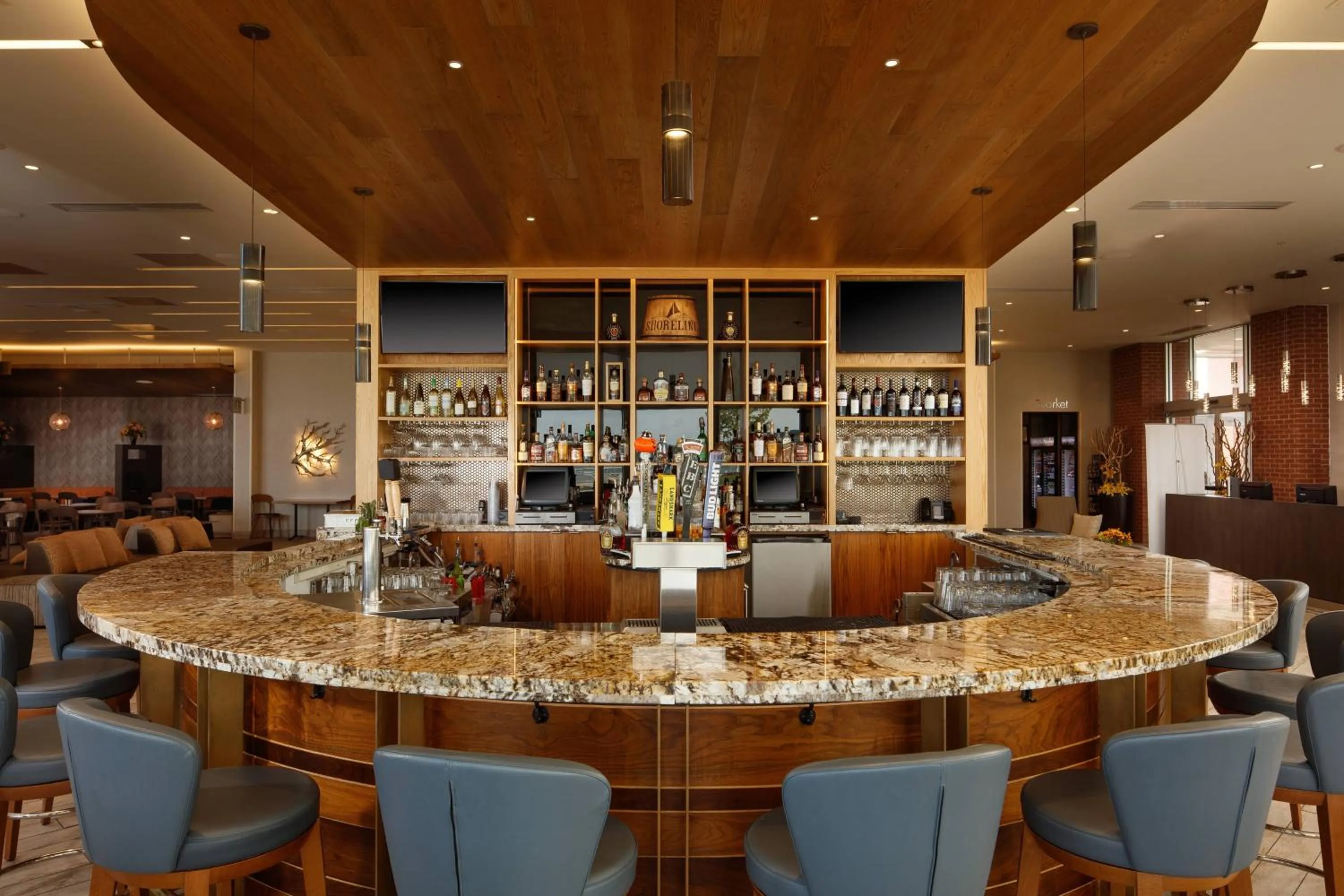 Lounge or bar in Courtyard by Marriott Erie Bayfront