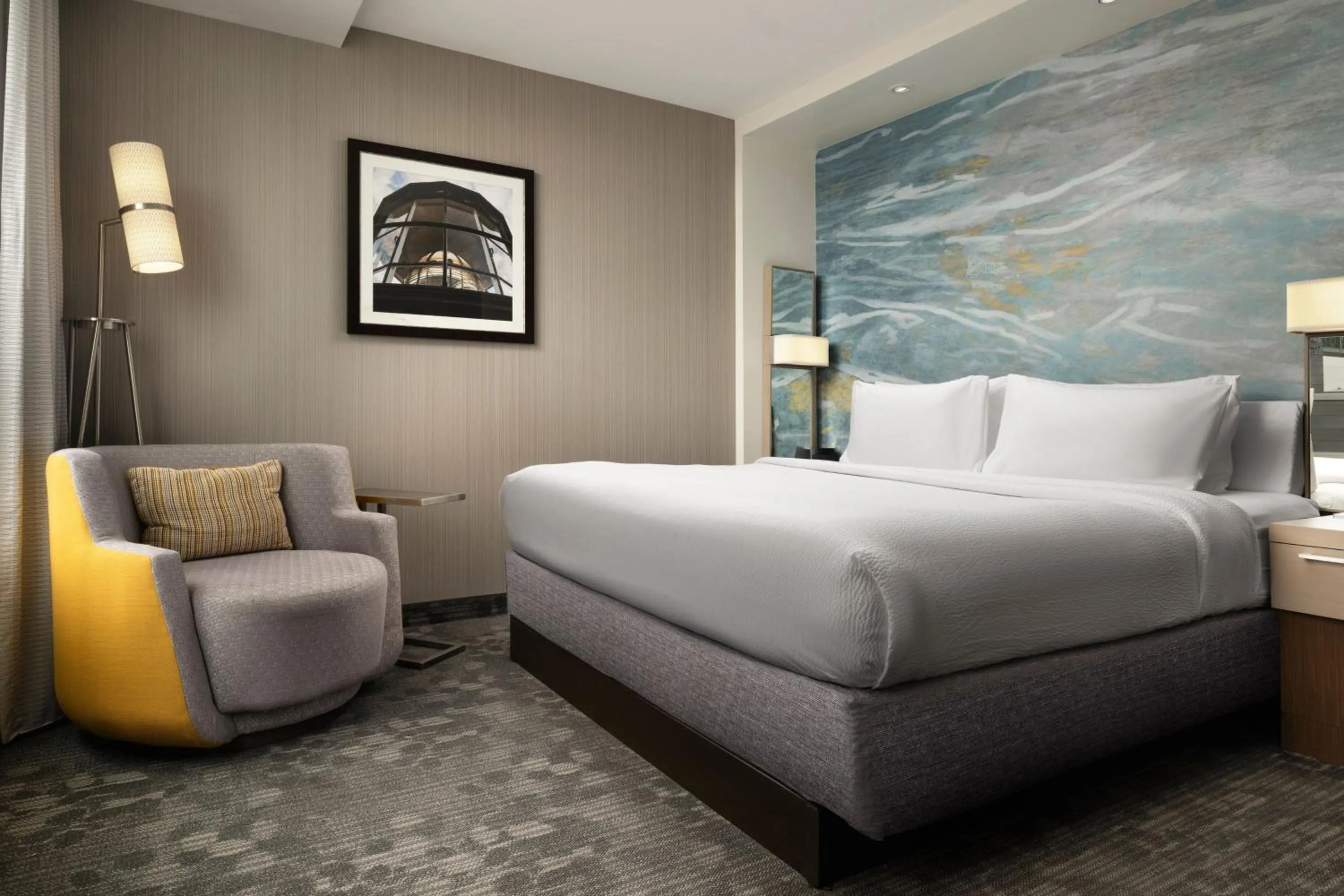 Photo of the whole room, Bed in Courtyard by Marriott Erie Bayfront