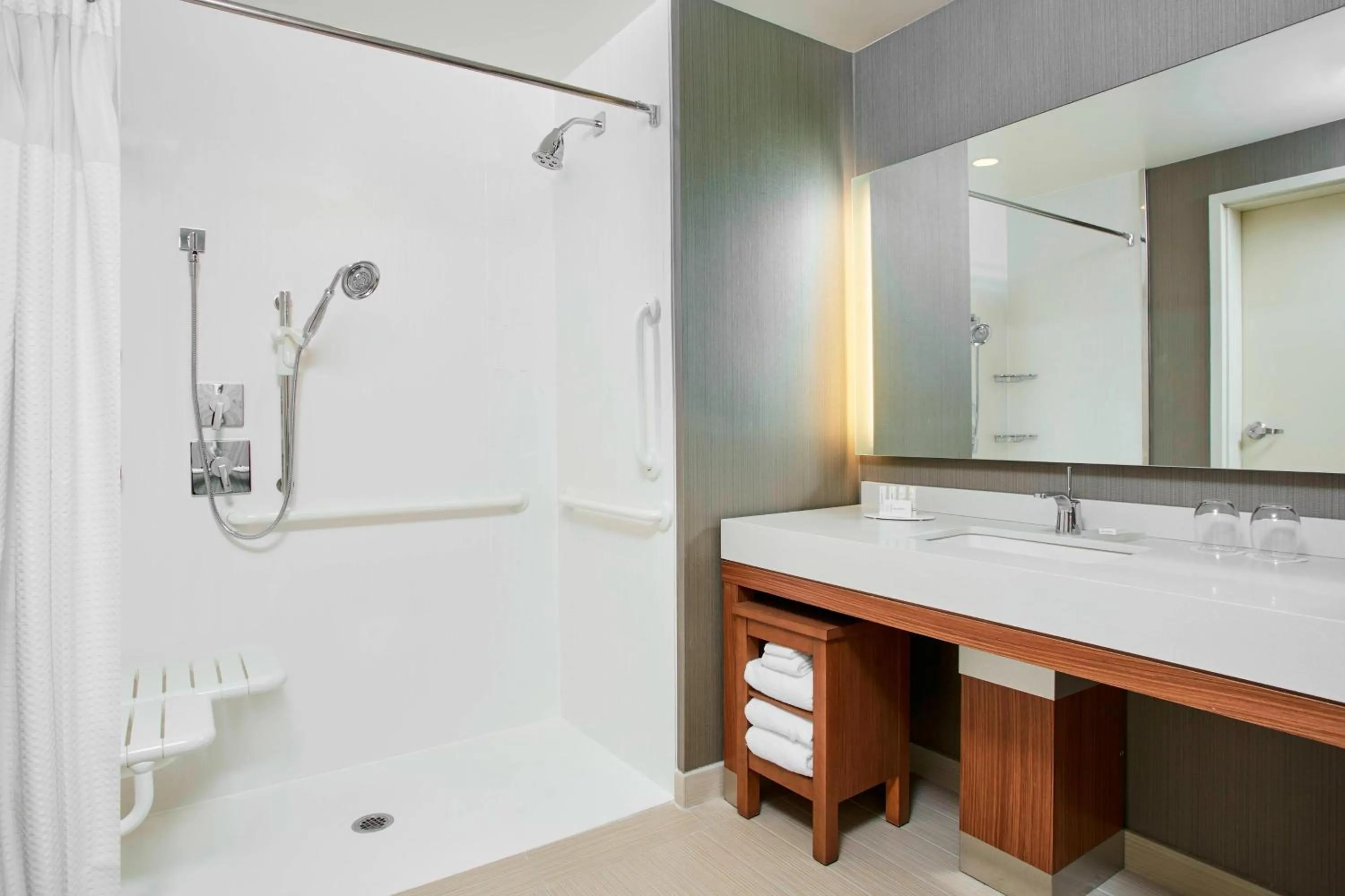 Bathroom in Courtyard by Marriott Erie Bayfront