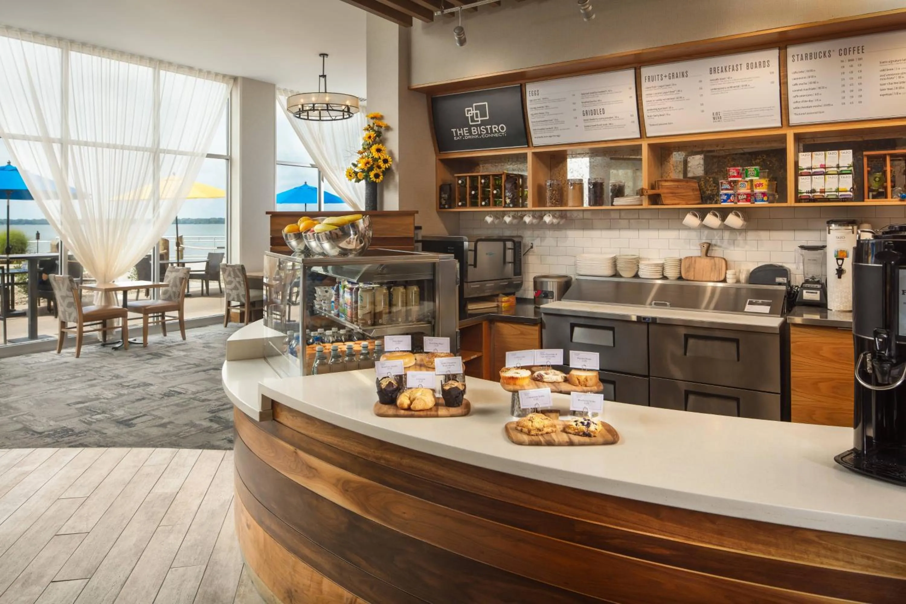 Breakfast in Courtyard by Marriott Erie Bayfront