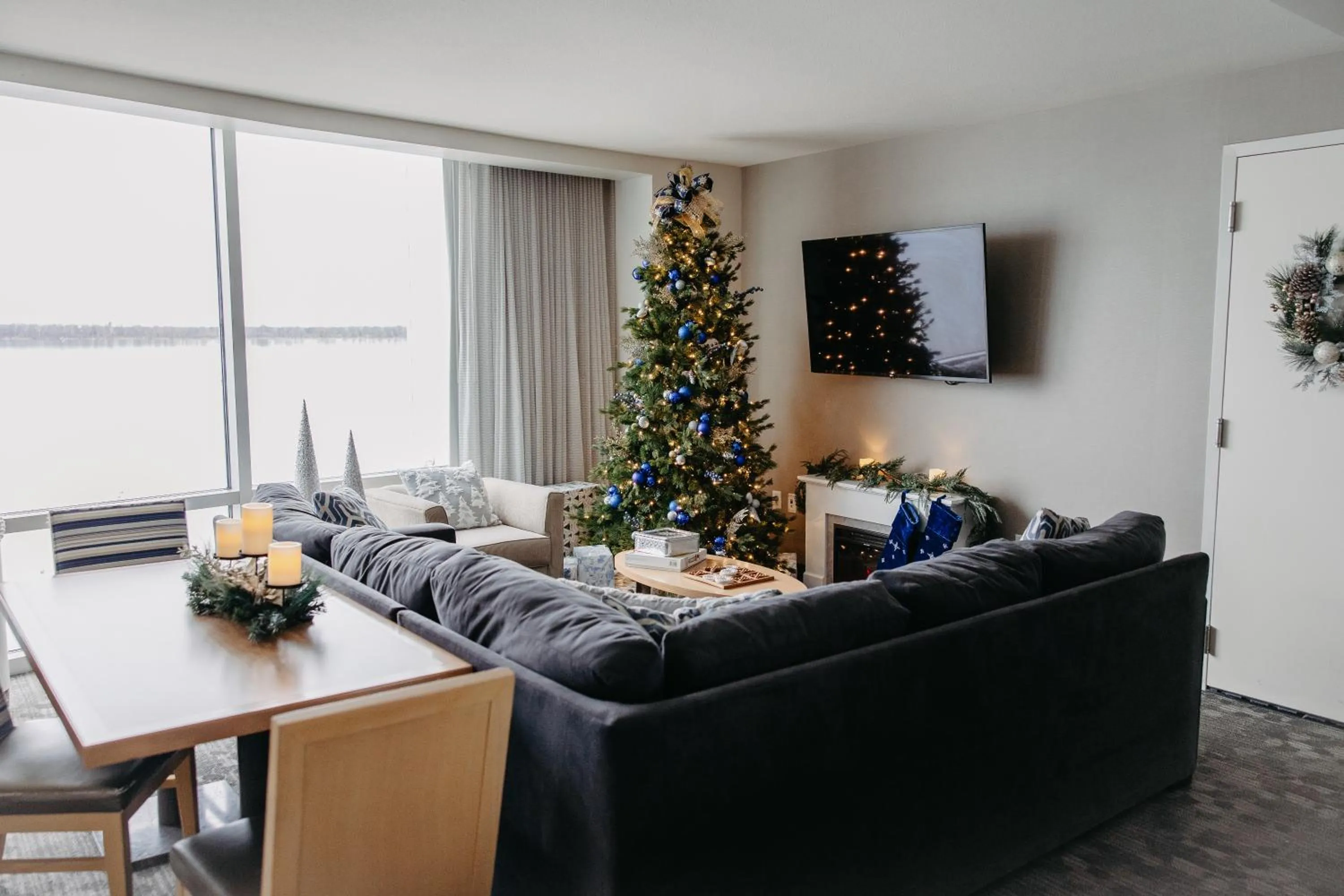 Family in Courtyard by Marriott Erie Bayfront