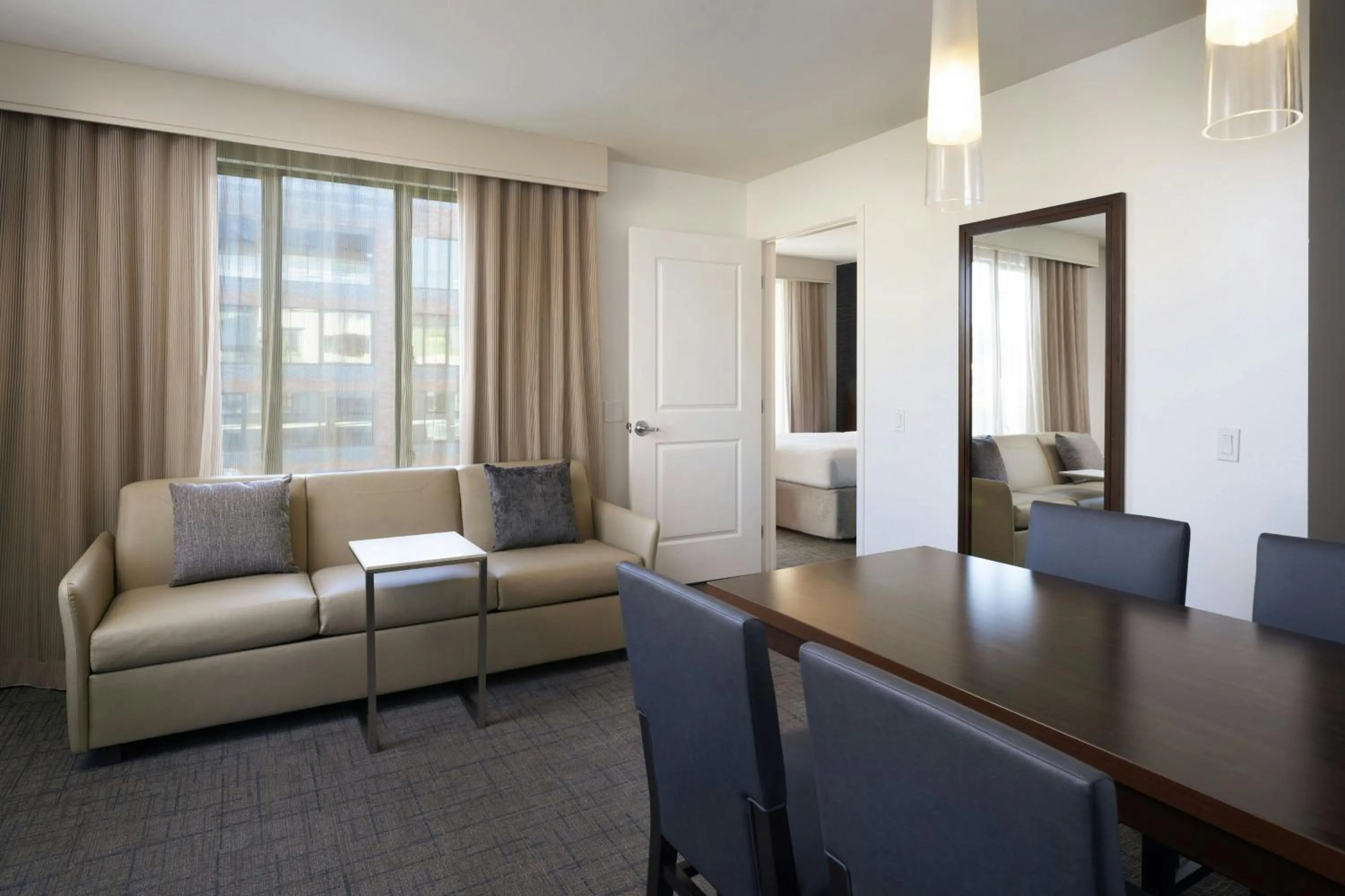 Living room in Residence Inn by Marriott Los Angeles Pasadena/Old Town