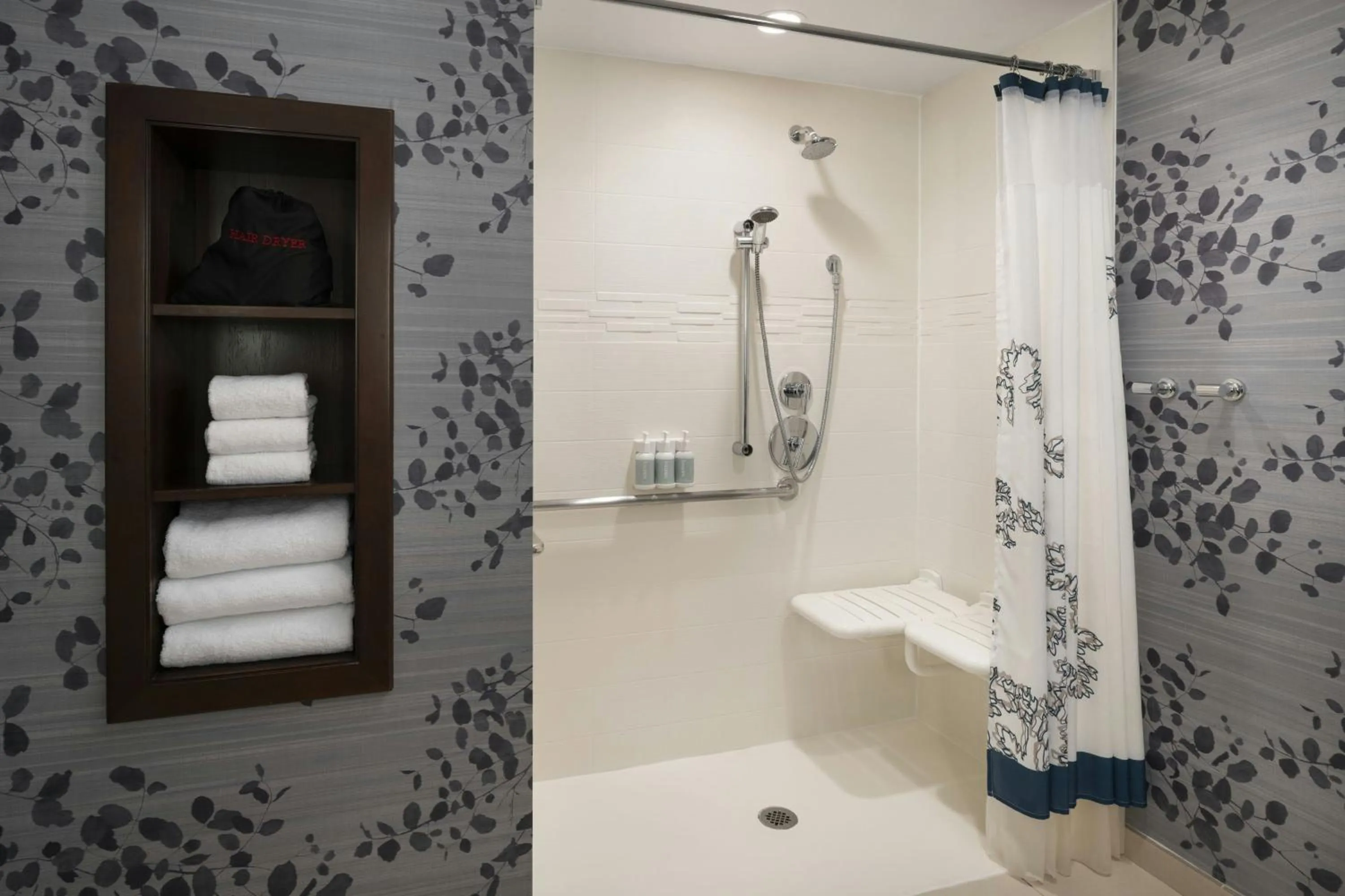 Bathroom in Residence Inn by Marriott Los Angeles Pasadena/Old Town