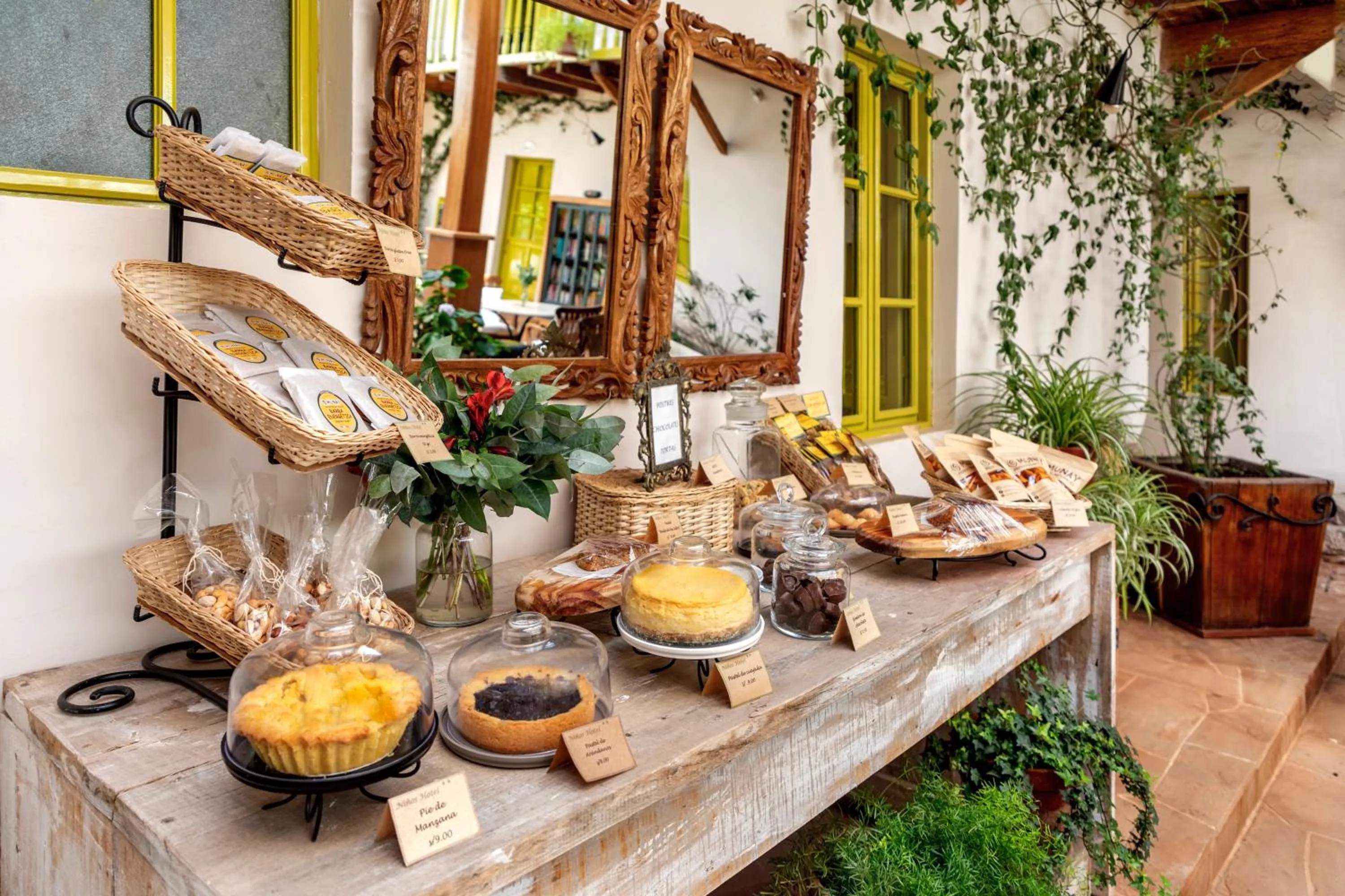 Food in Niños Hotel Fierro