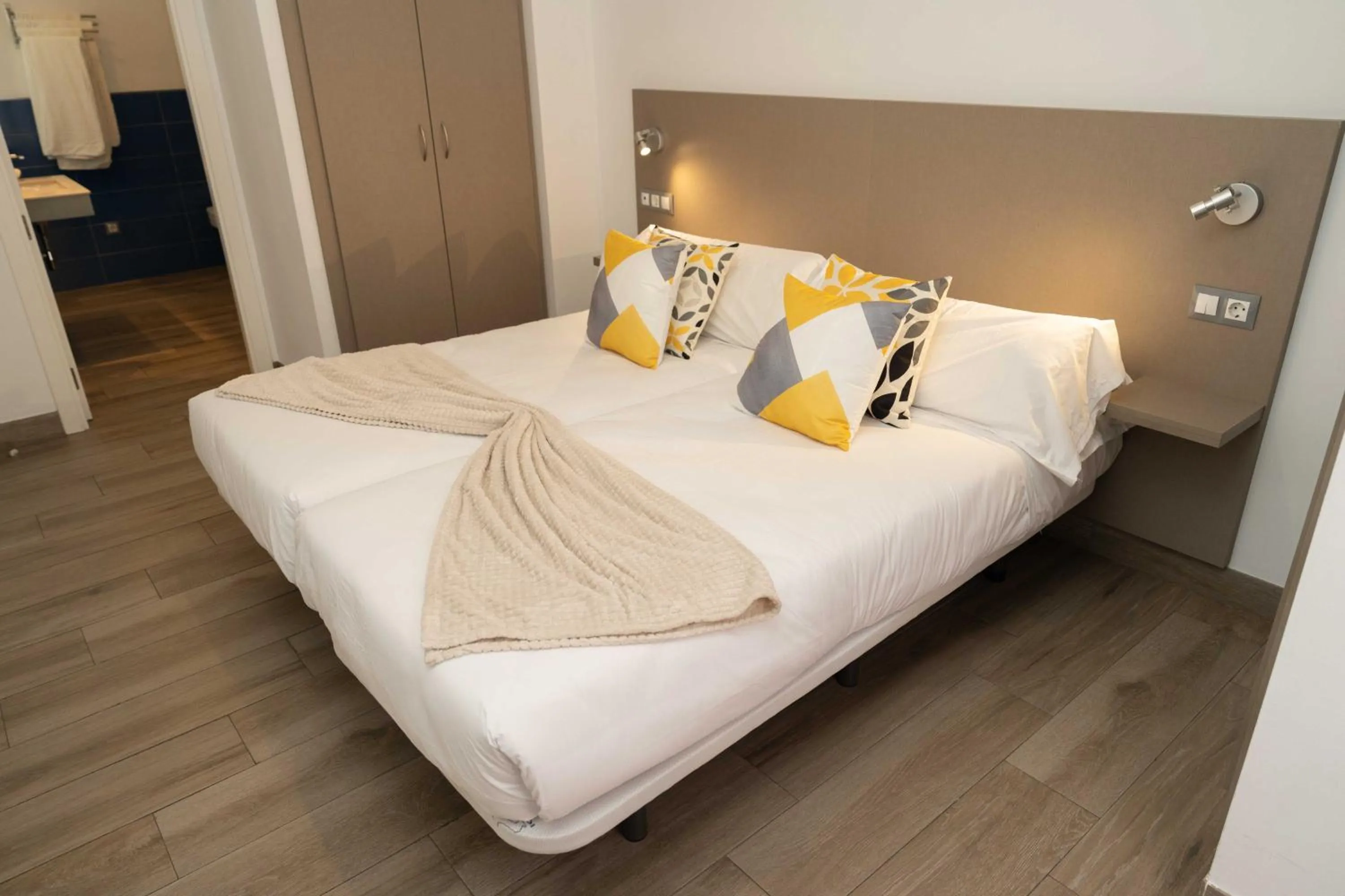 Bedroom, Bed in Apartamentos Campo Del Príncipe