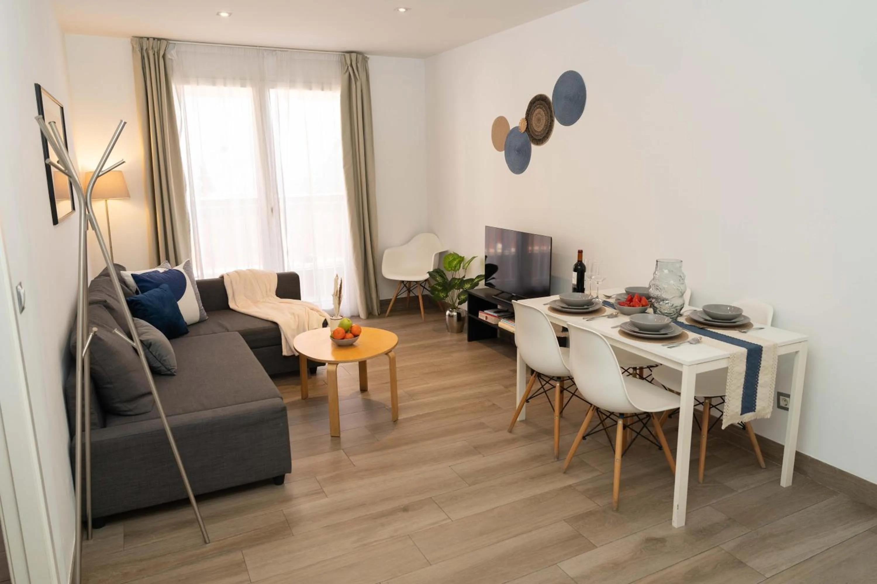 TV and multimedia in Apartamentos Campo Del Príncipe