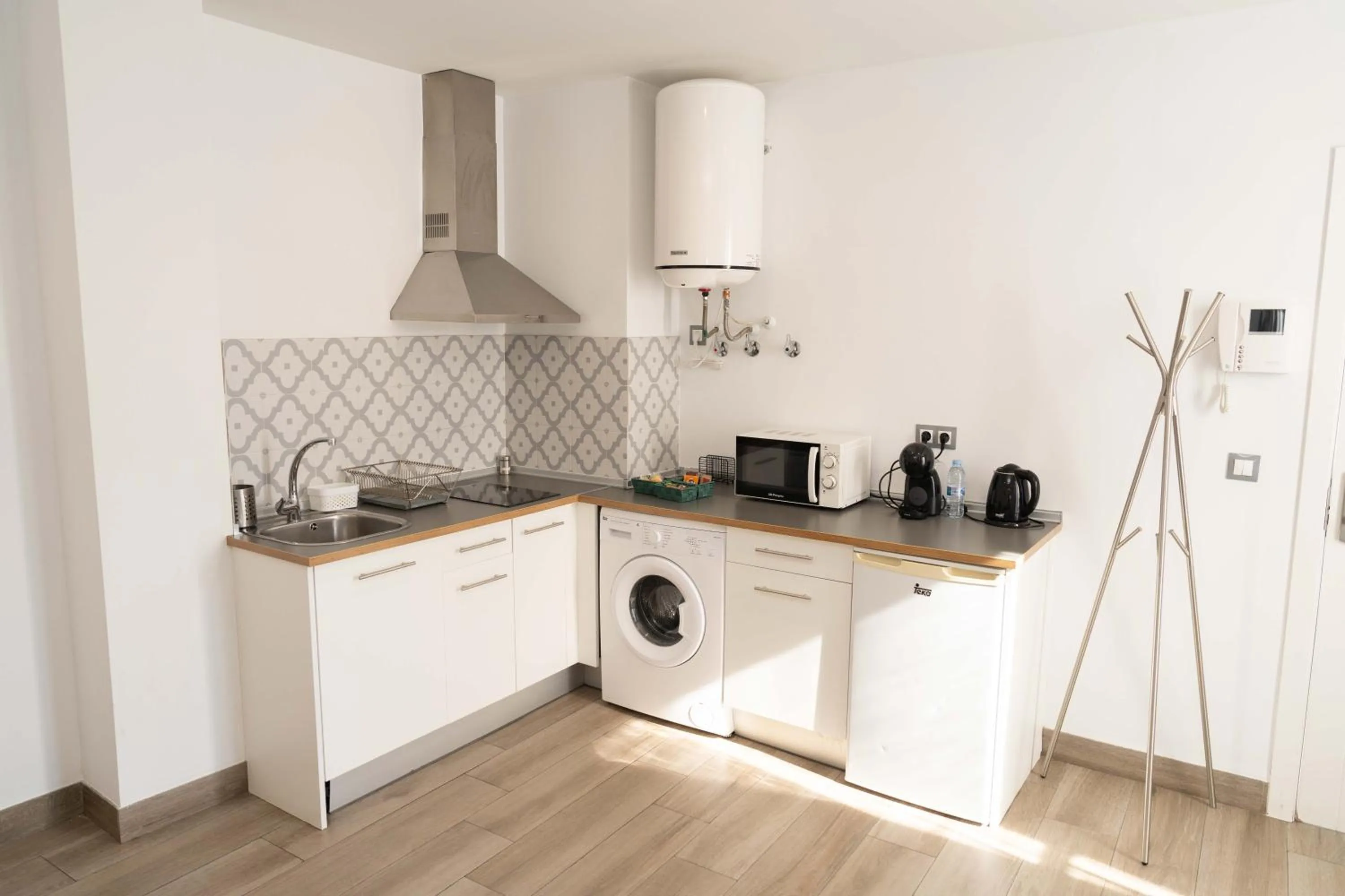 Kitchen or kitchenette in Apartamentos Campo Del Príncipe