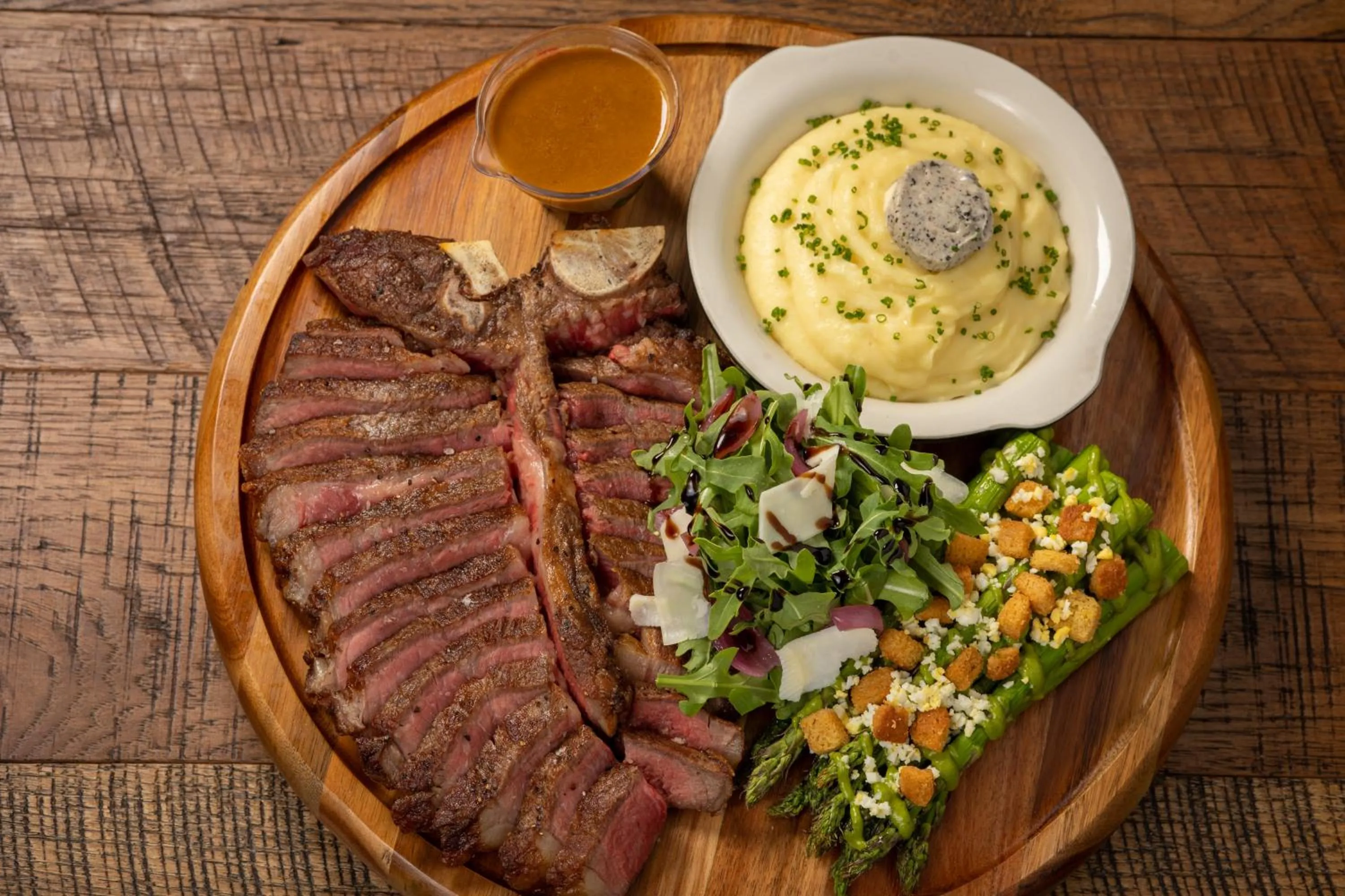 Restaurant/places to eat in Goldmoor Inn & Resort