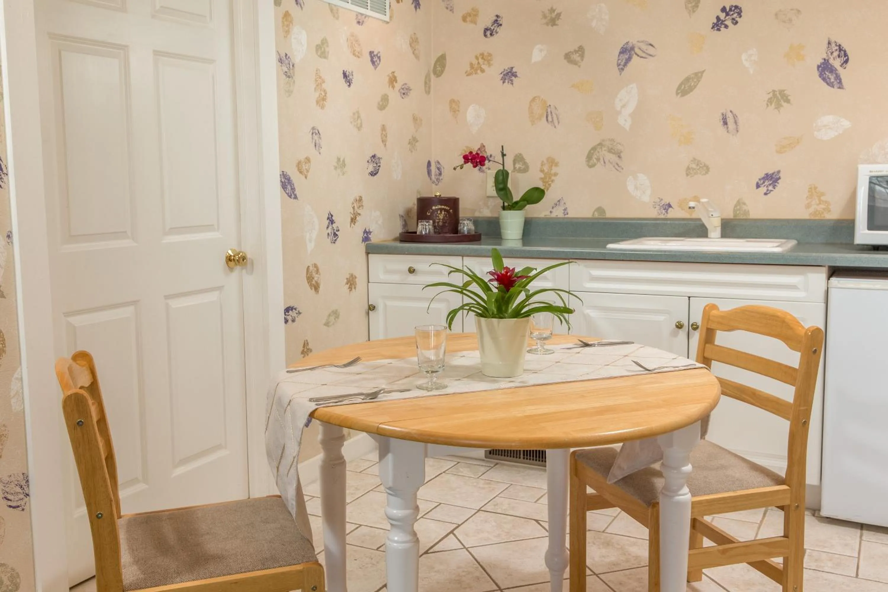 Kitchen or kitchenette in Goldmoor Inn & Resort
