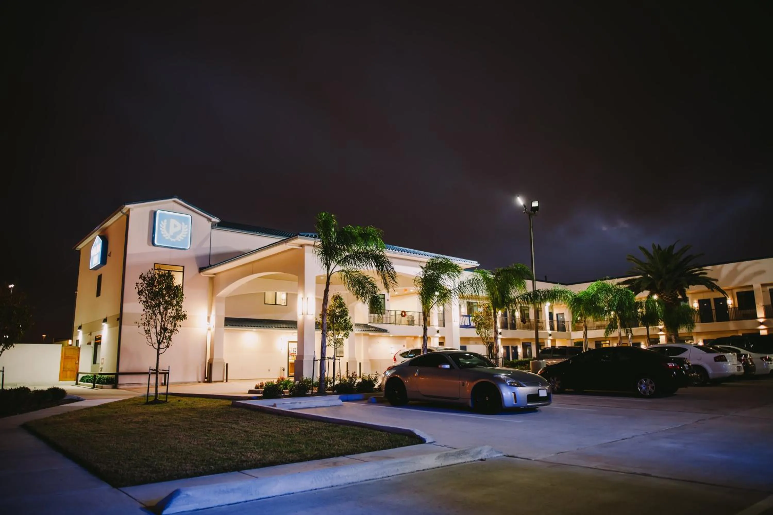 Property building in Palace Inn Blue City Centre